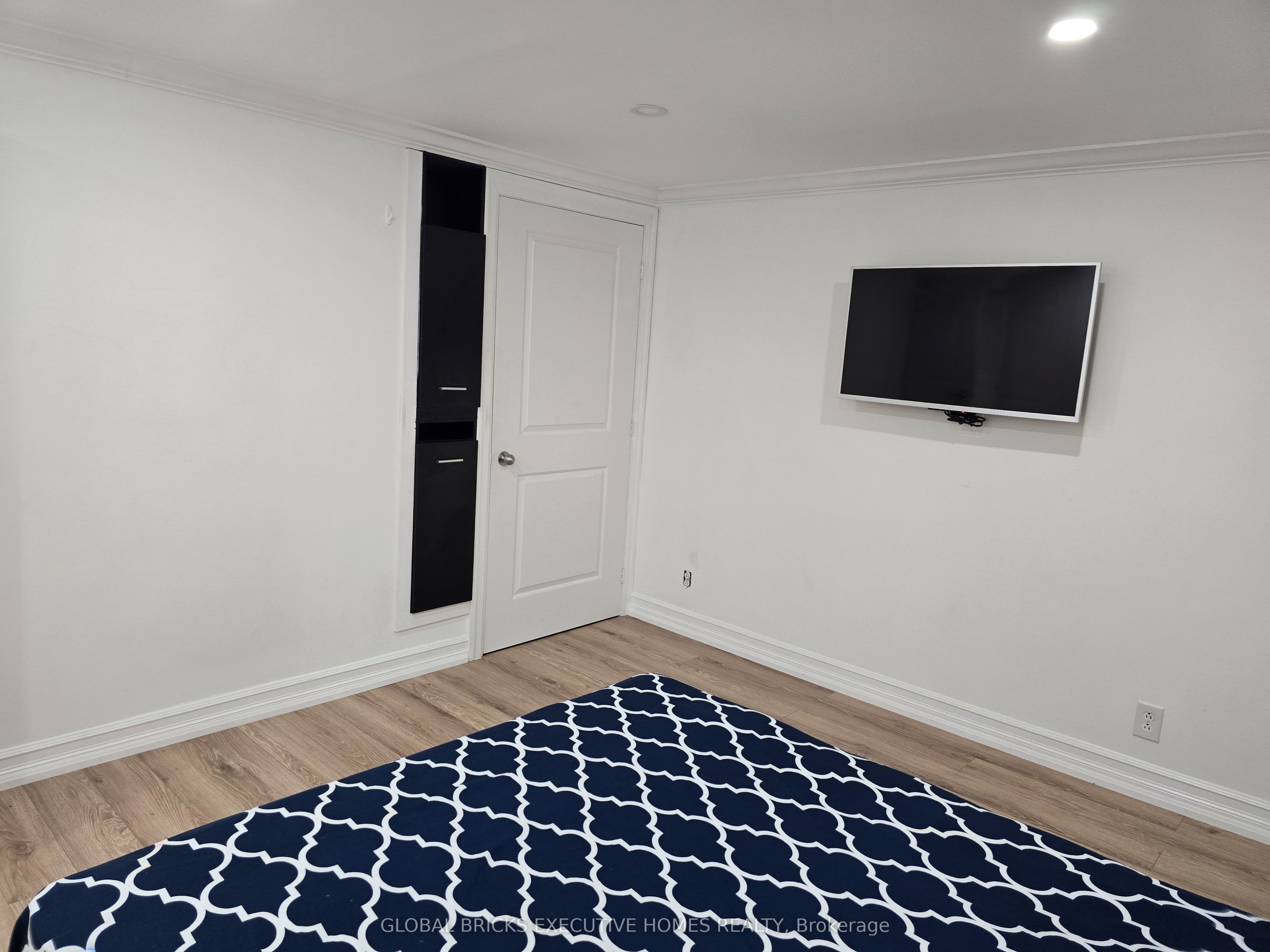 57 Hansen Road N 34 Property Photo 35