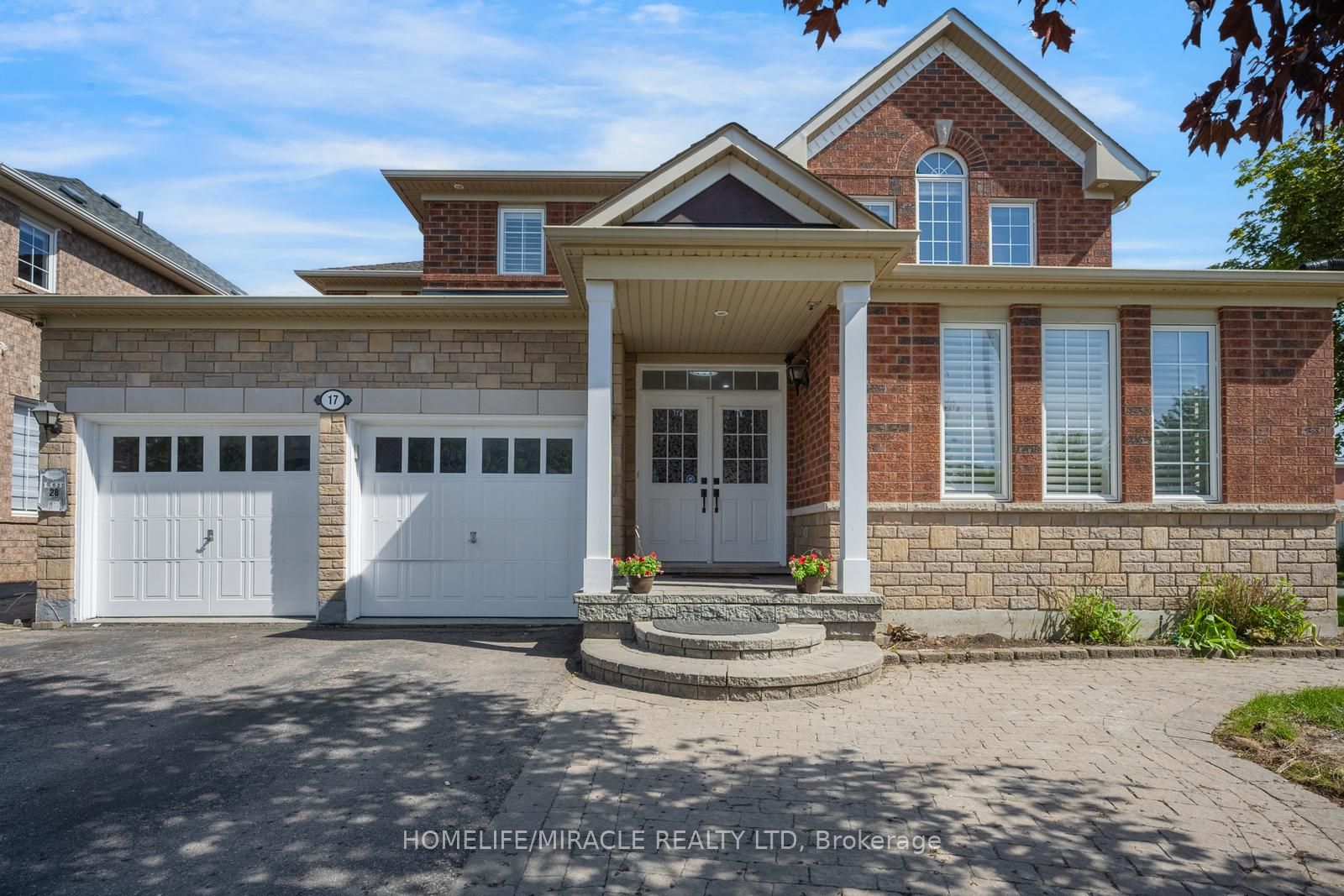 17 Latania Boulevard Property Photo 1