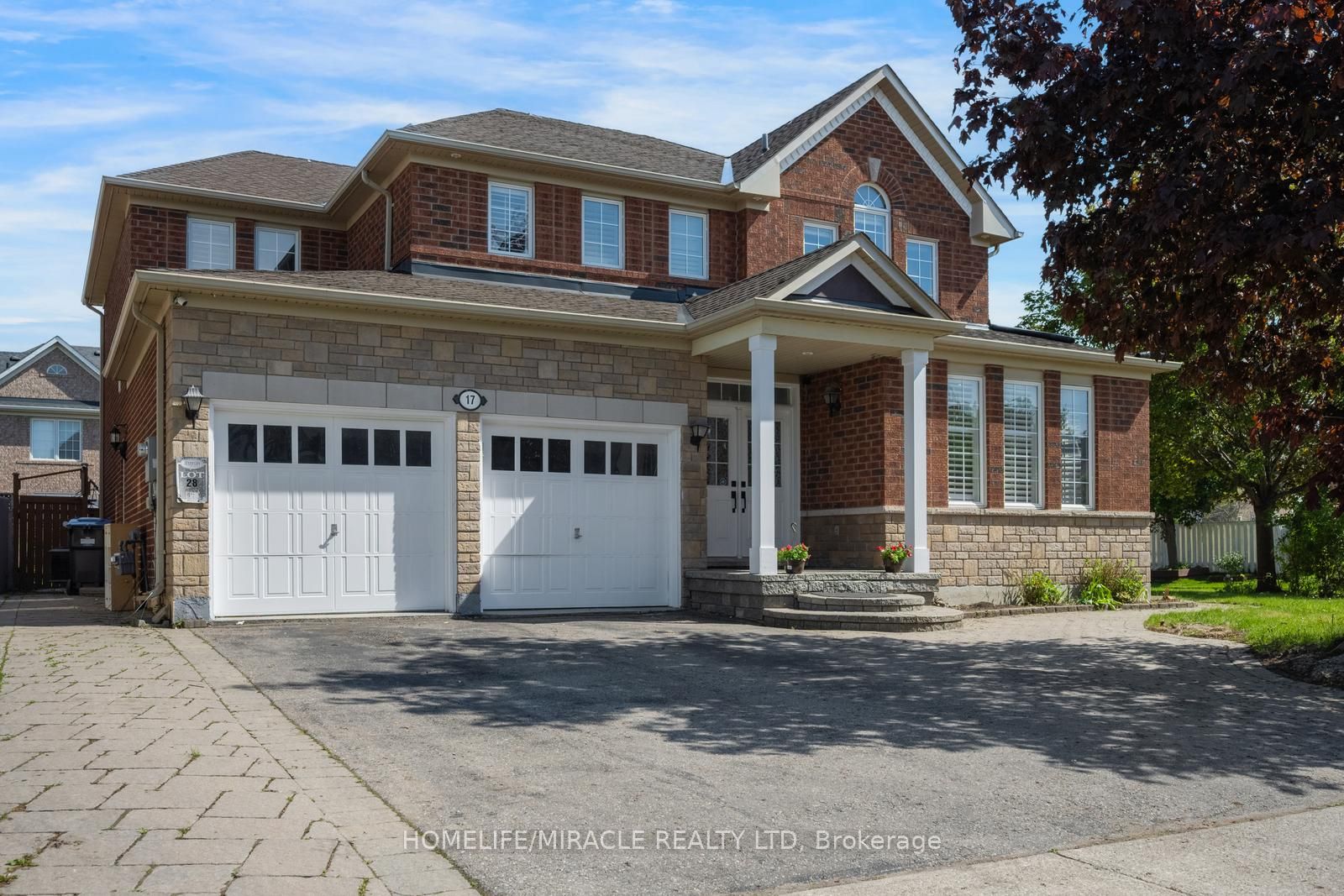 17 Latania Boulevard Property Photo 2