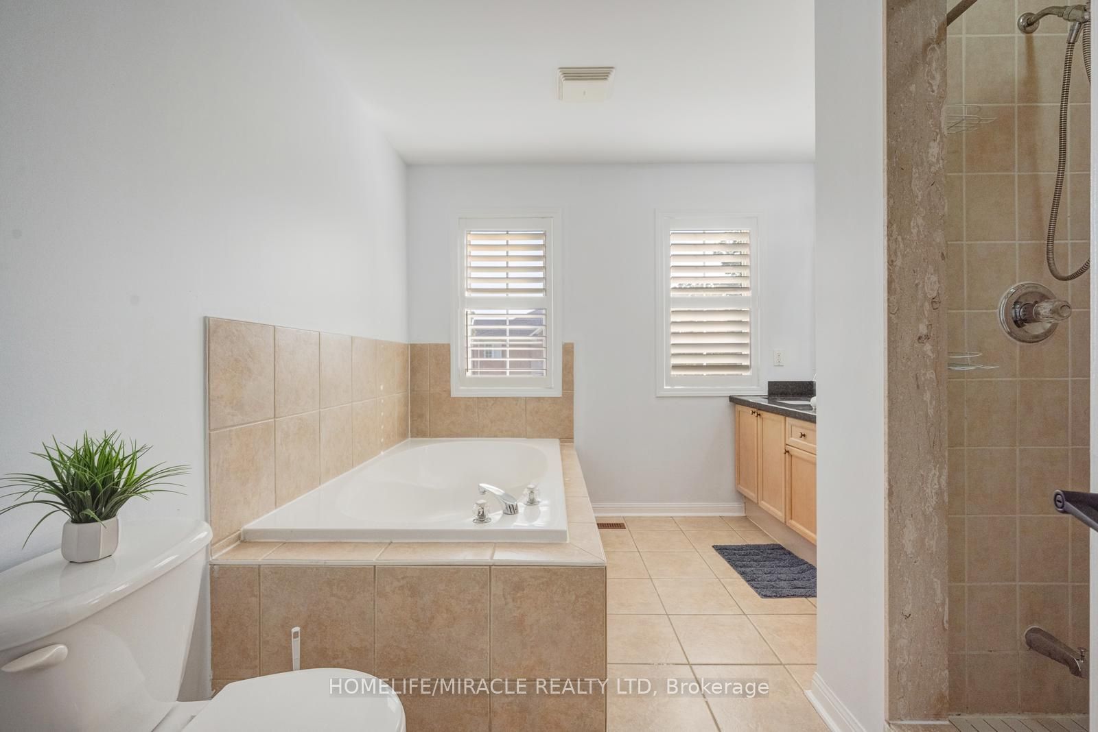 17 Latania Boulevard Property Photo 25