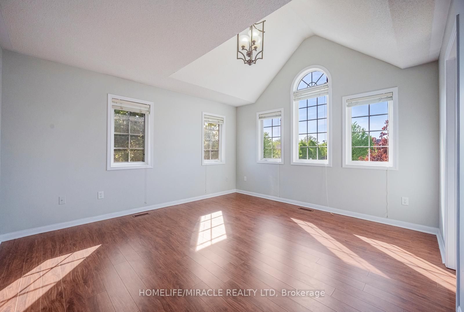 17 Latania Boulevard Property Photo 27