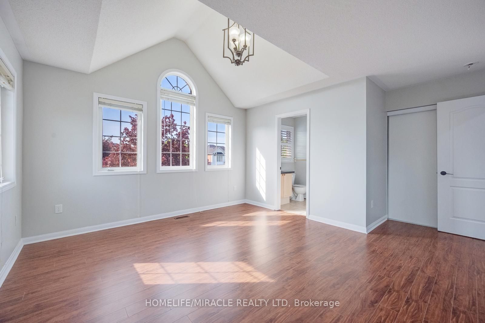 17 Latania Boulevard Property Photo 28
