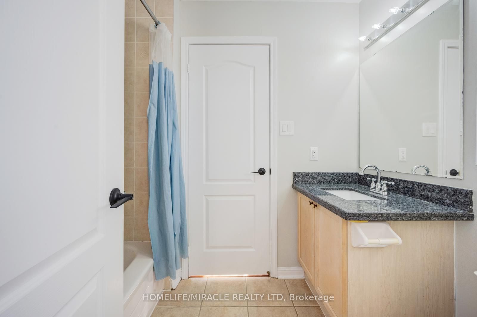 17 Latania Boulevard Property Photo 30