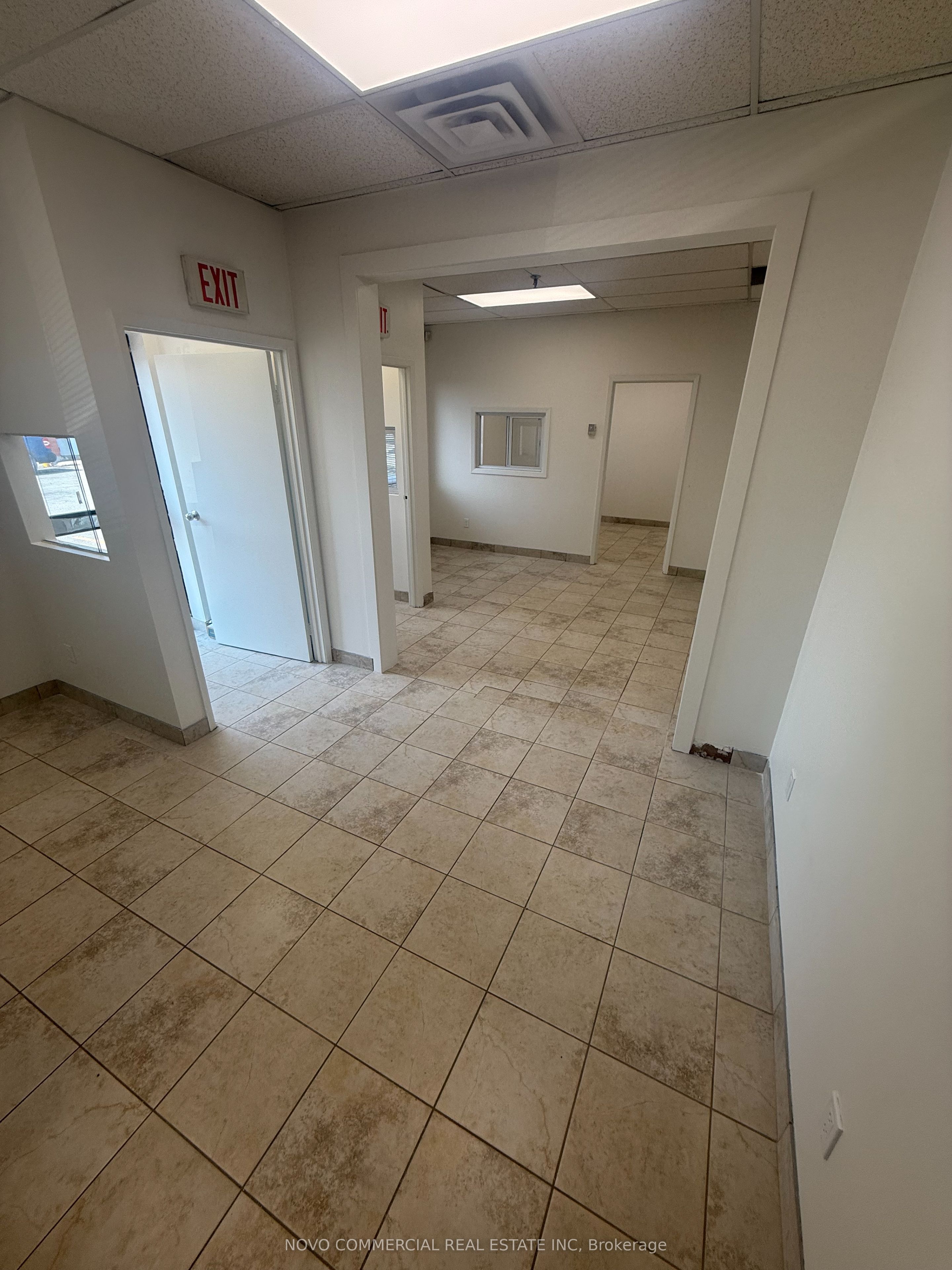 2460 Anson Drive W 15&16 Property Photo 6