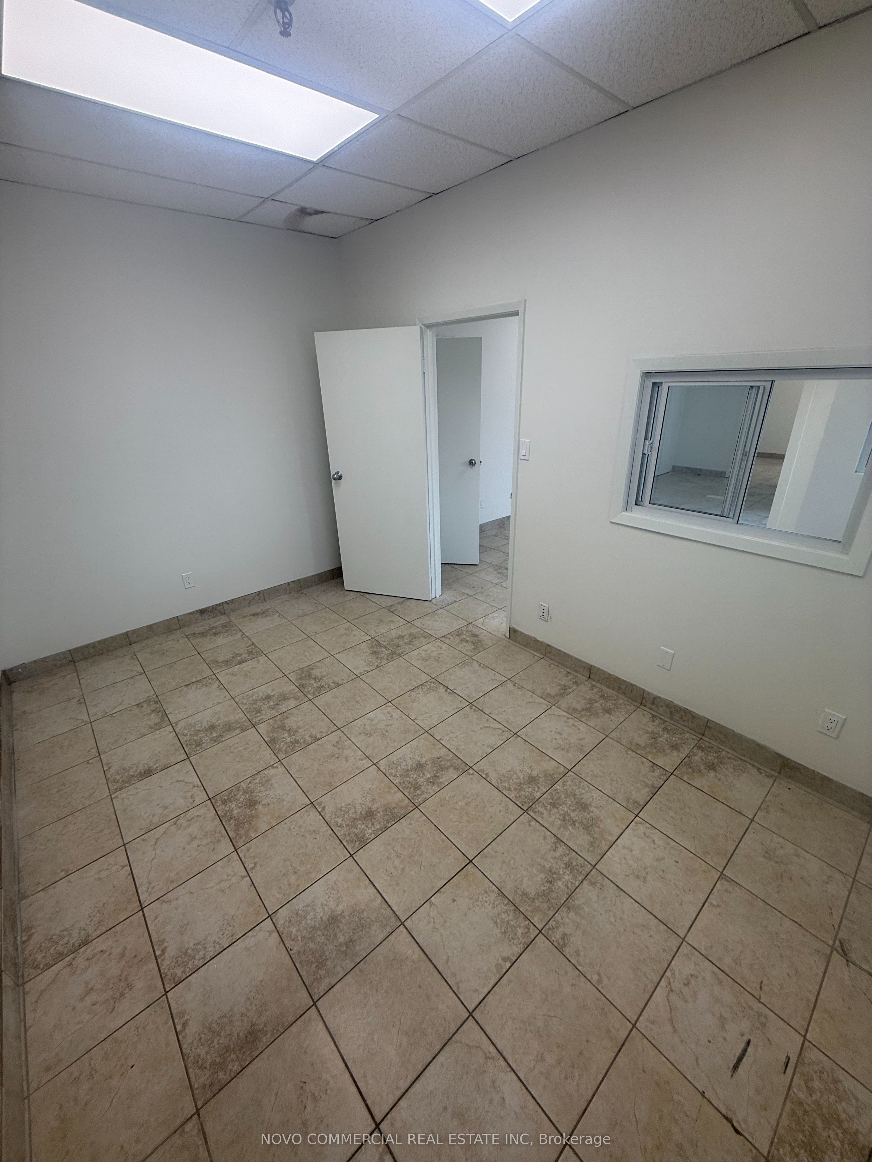 2460 Anson Drive W 15&16 Property Photo 8