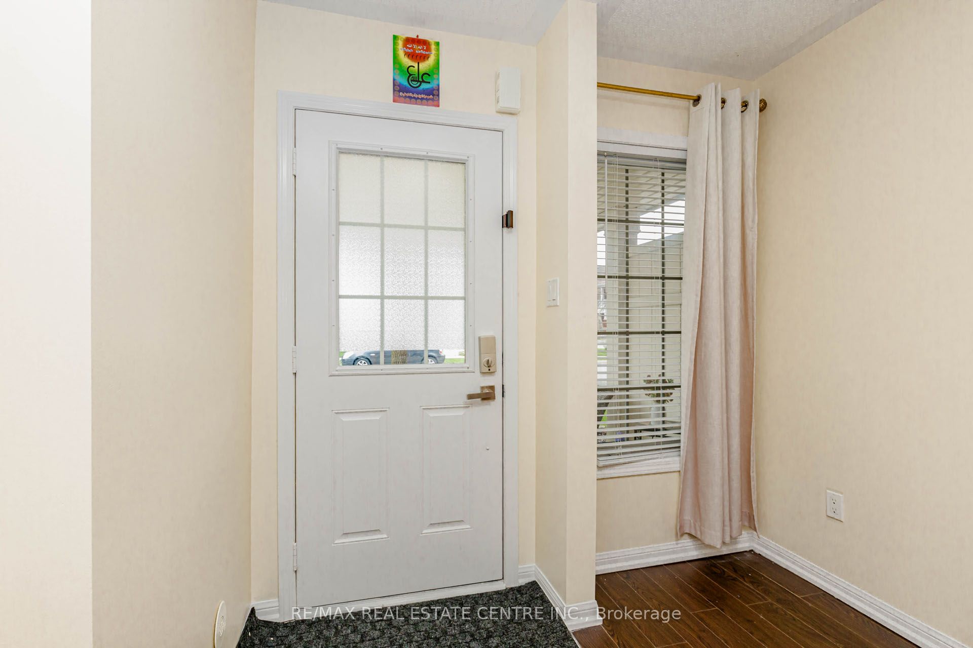 924 Burgess Gardens Property Photo 7