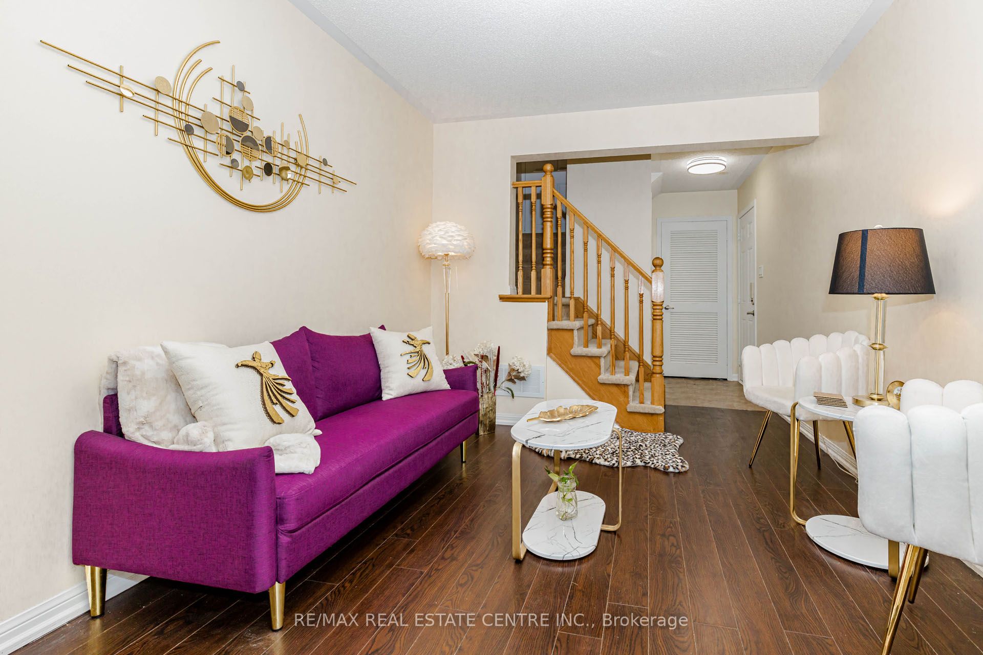 924 Burgess Gardens Property Photo 8