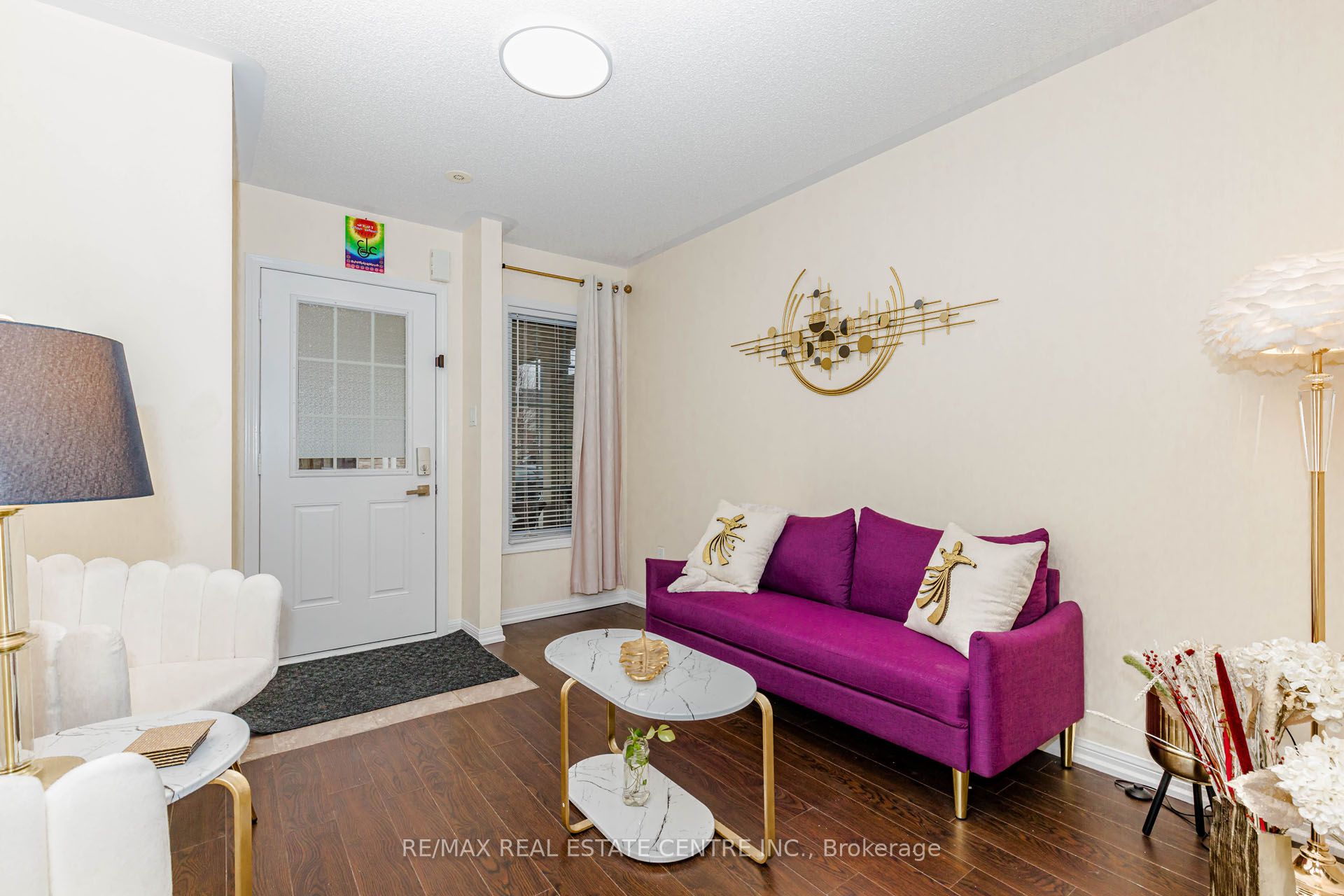 924 Burgess Gardens Property Photo 9