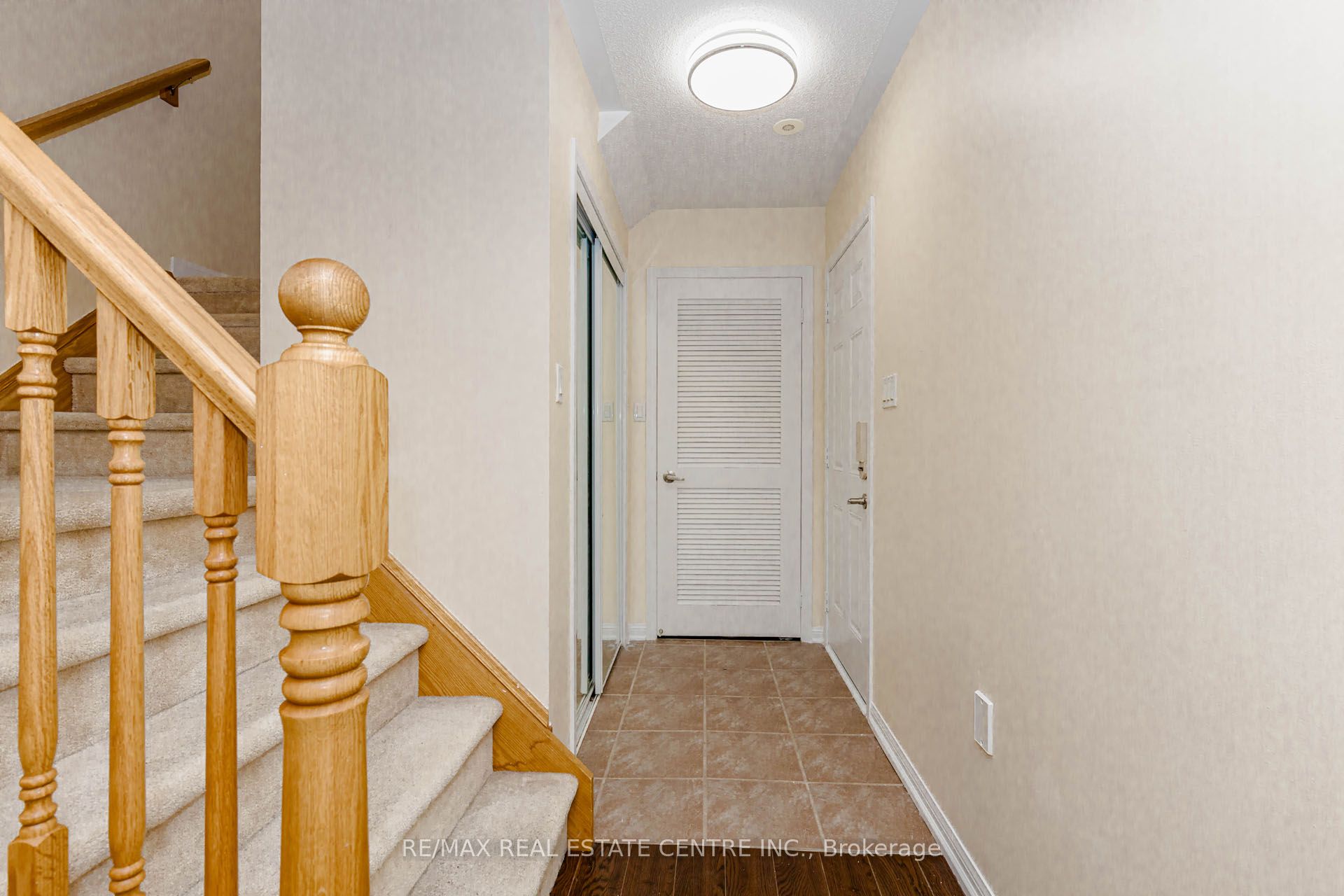 924 Burgess Gardens Property Photo 11
