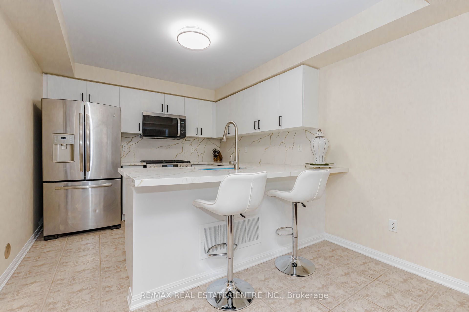 924 Burgess Gardens Property Photo 15