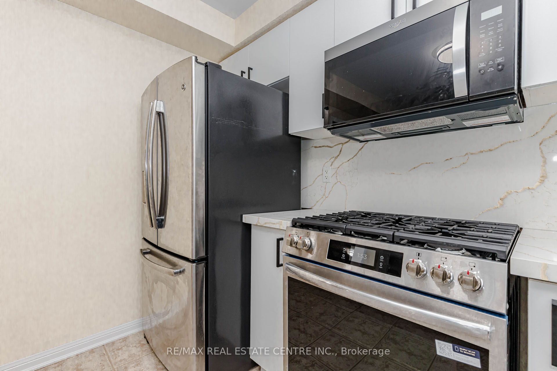 924 Burgess Gardens Property Photo 18