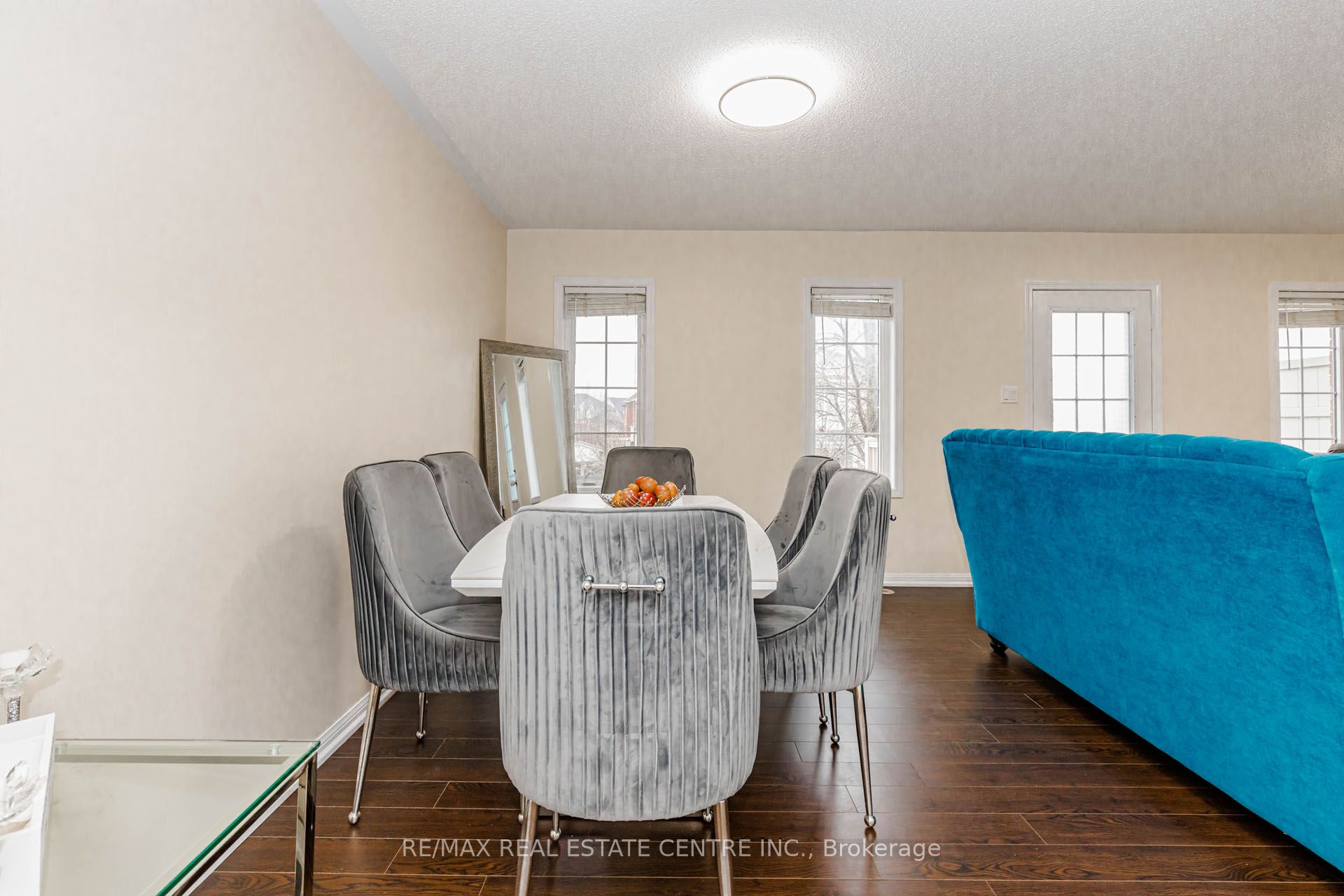 924 Burgess Gardens Property Photo 21