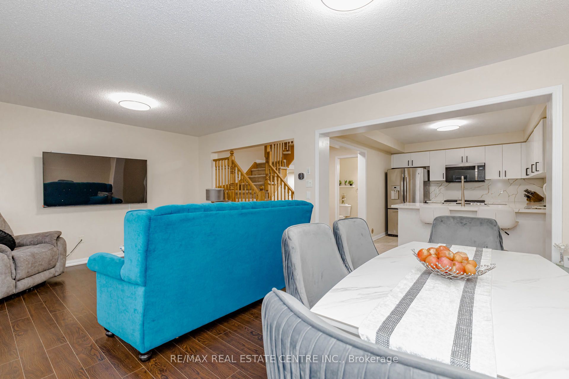 924 Burgess Gardens Property Photo 23