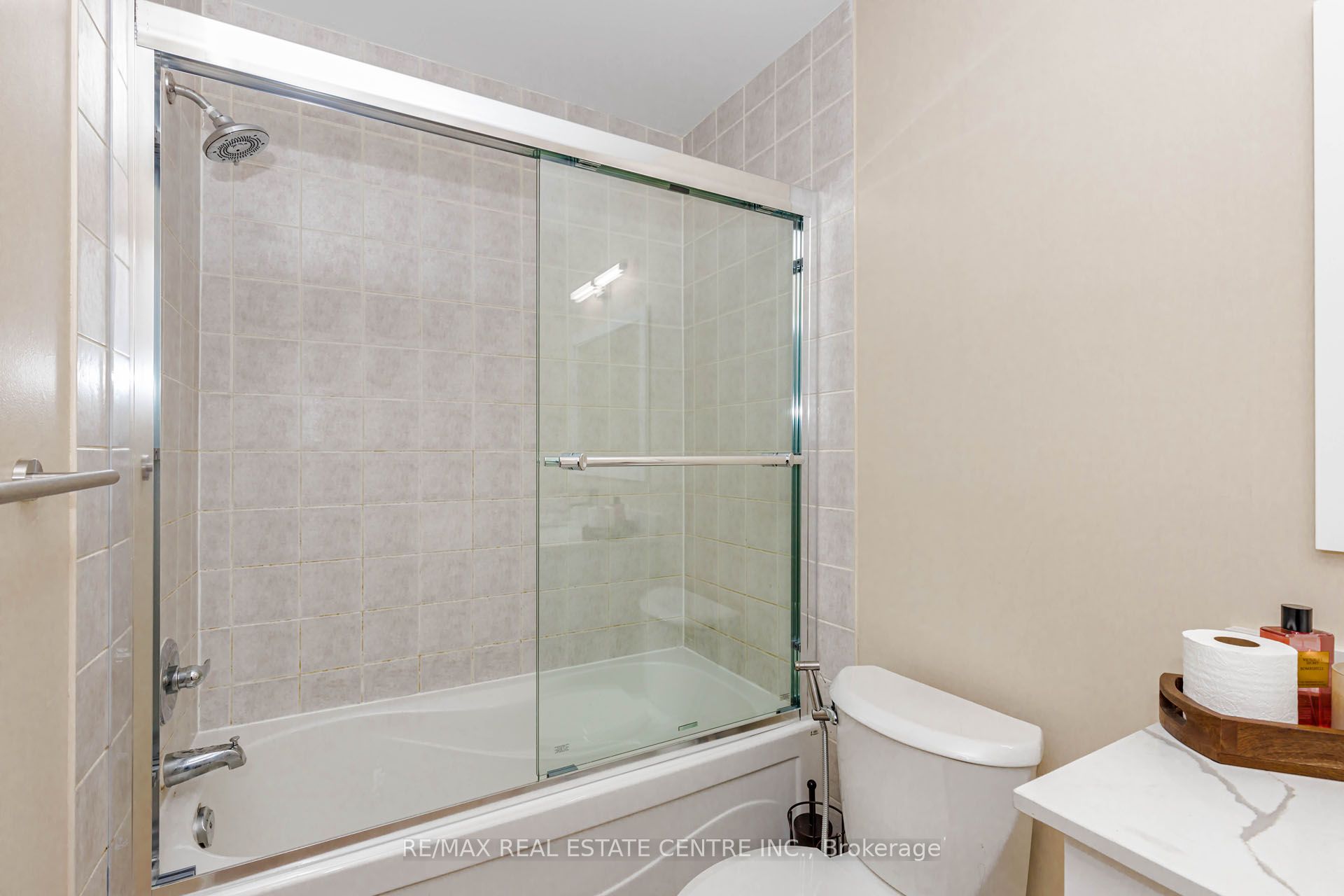 924 Burgess Gardens Property Photo 39