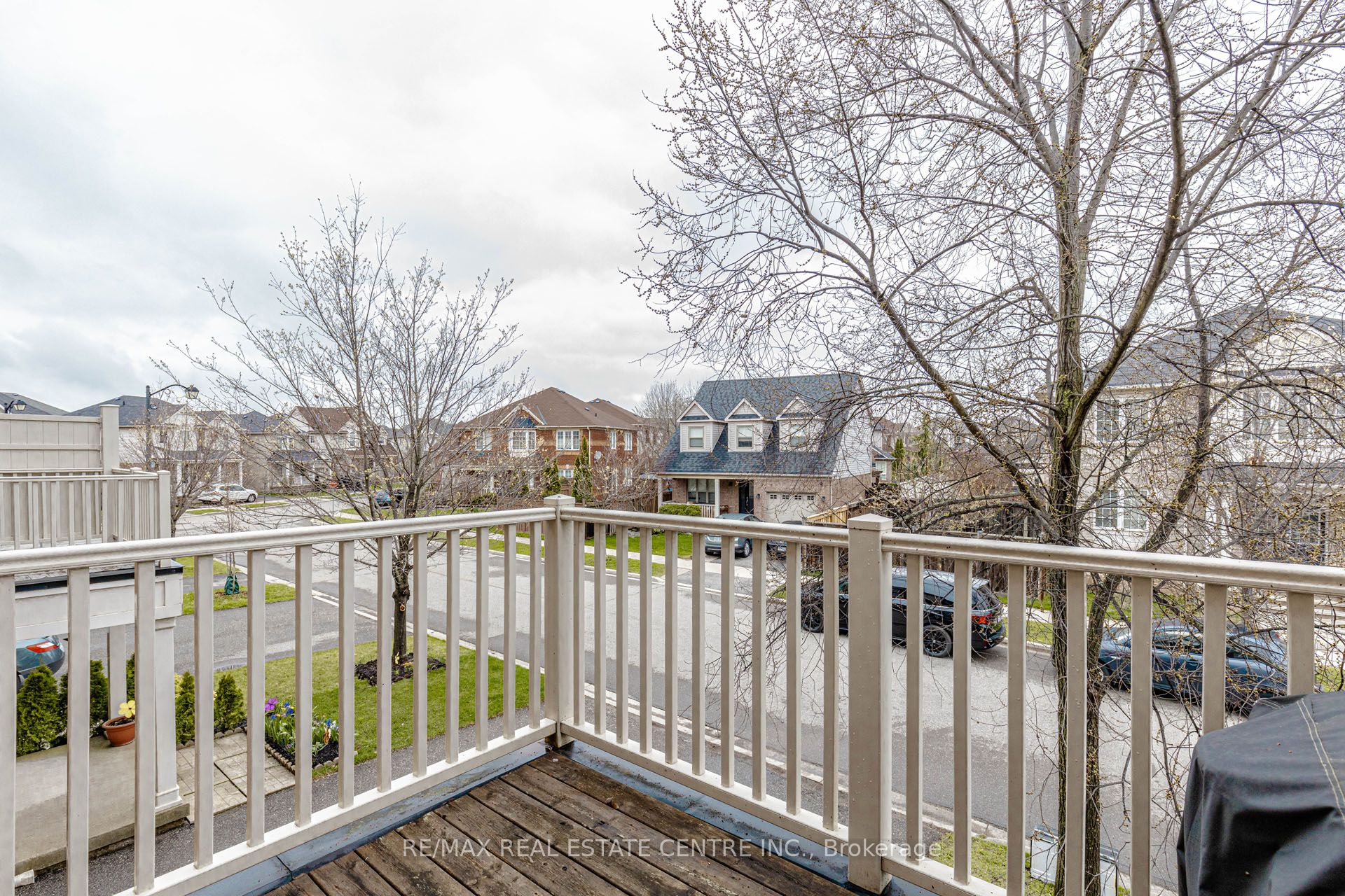 924 Burgess Gardens Property Photo 47