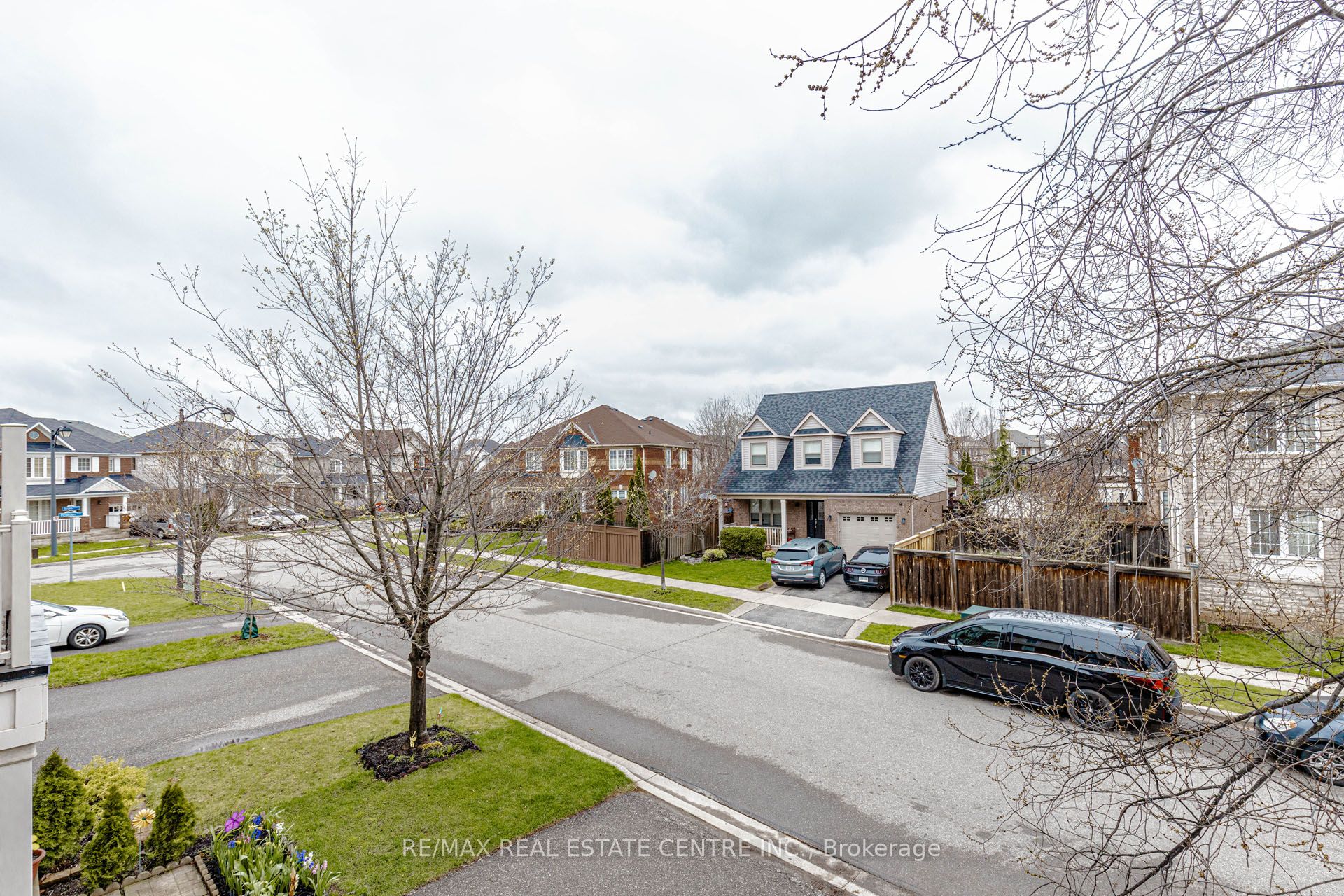 924 Burgess Gardens Property Photo 48