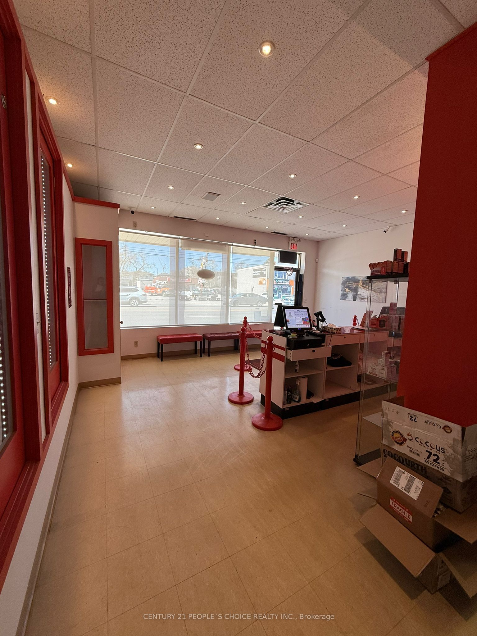 14 Lakeshore Road E 4a Property Photo 2