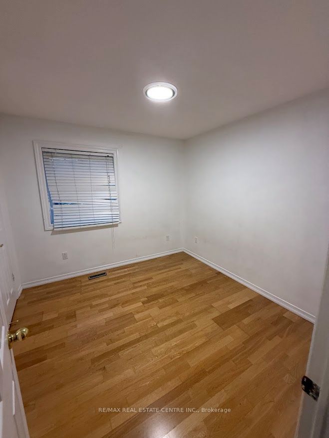 1561 Wintergrove Gardens Property Photo 20