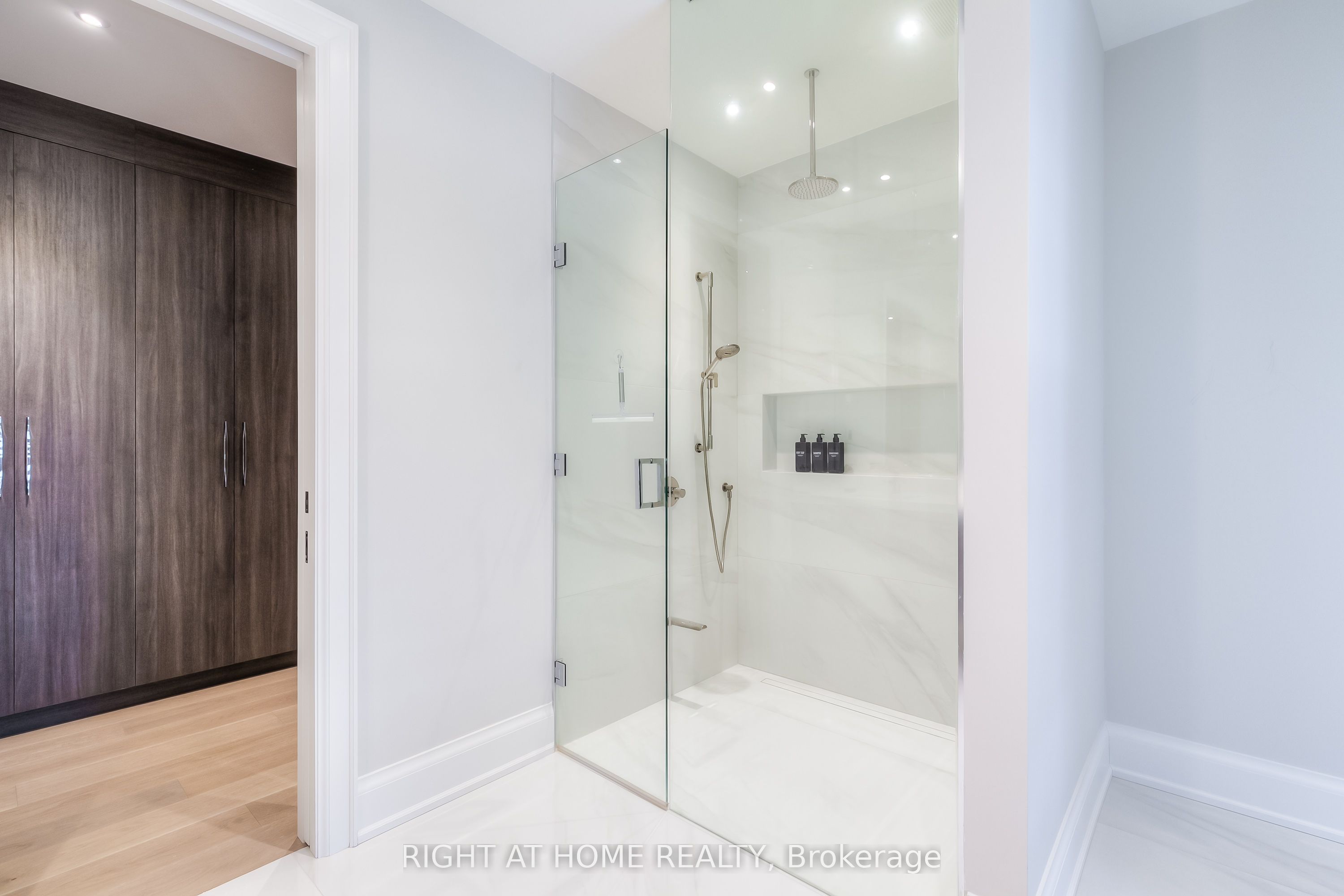 124 Shaver Avenue N Property Photo 25