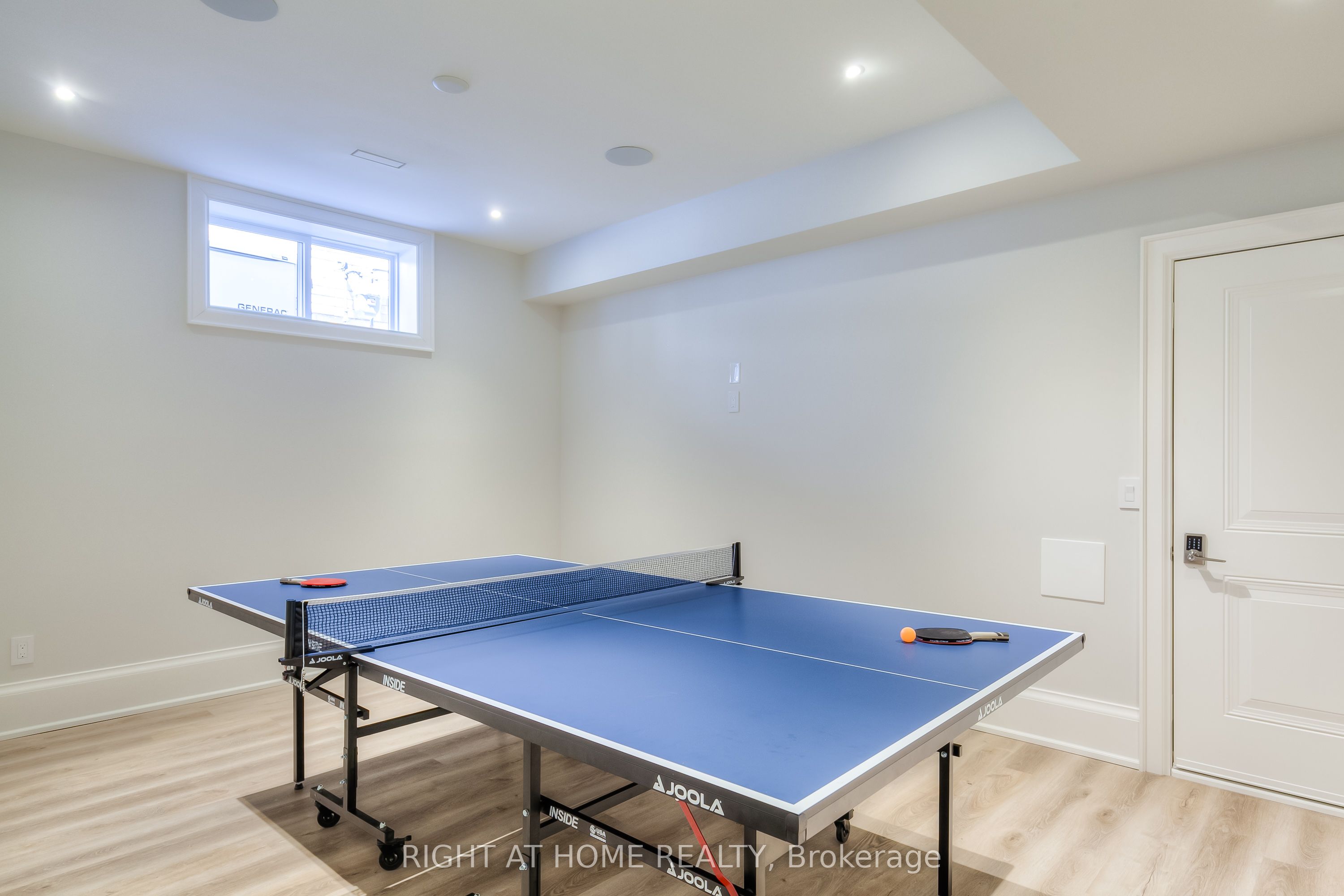 124 Shaver Avenue N Property Photo 39