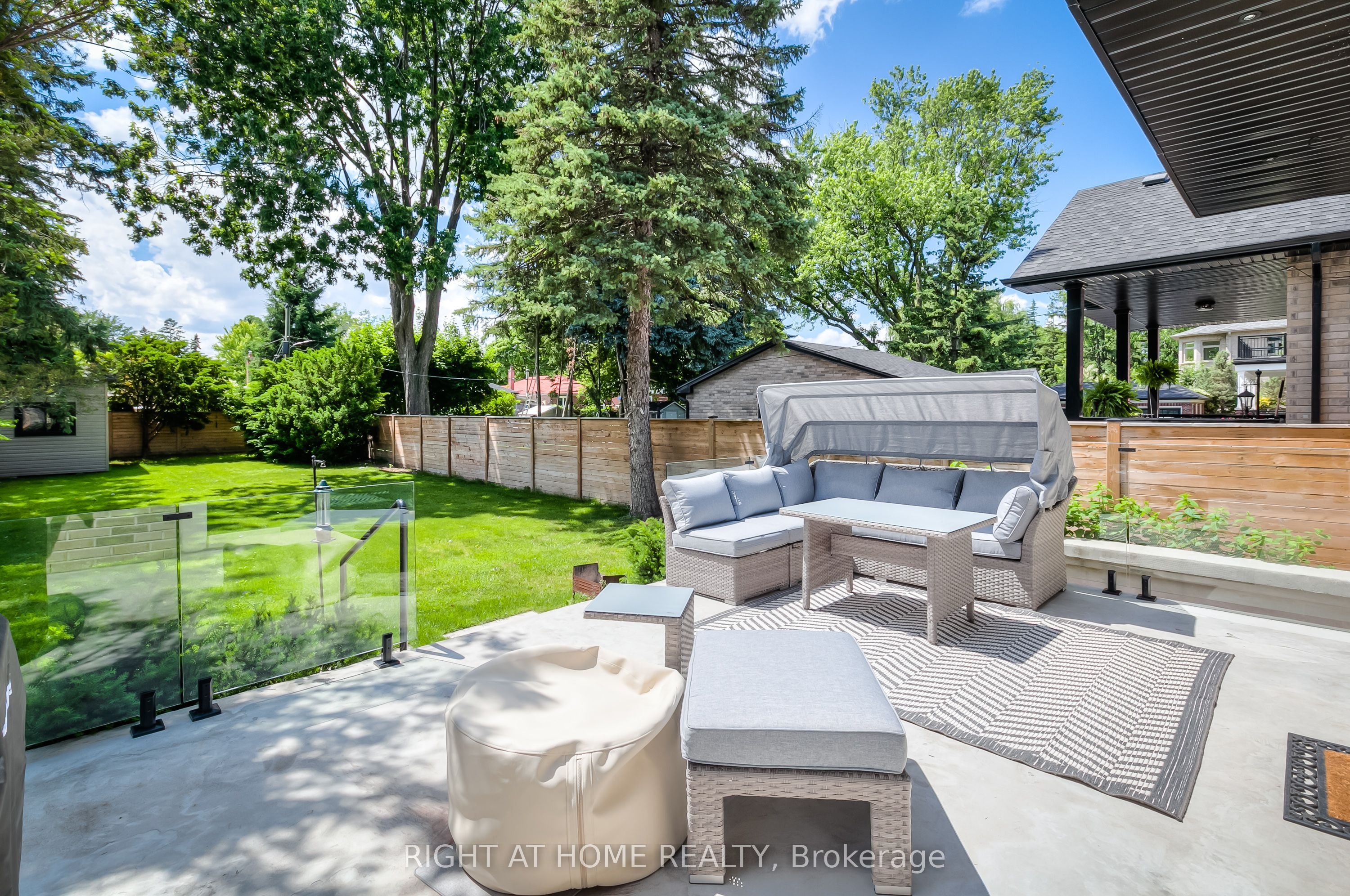 124 Shaver Avenue N Property Photo 42