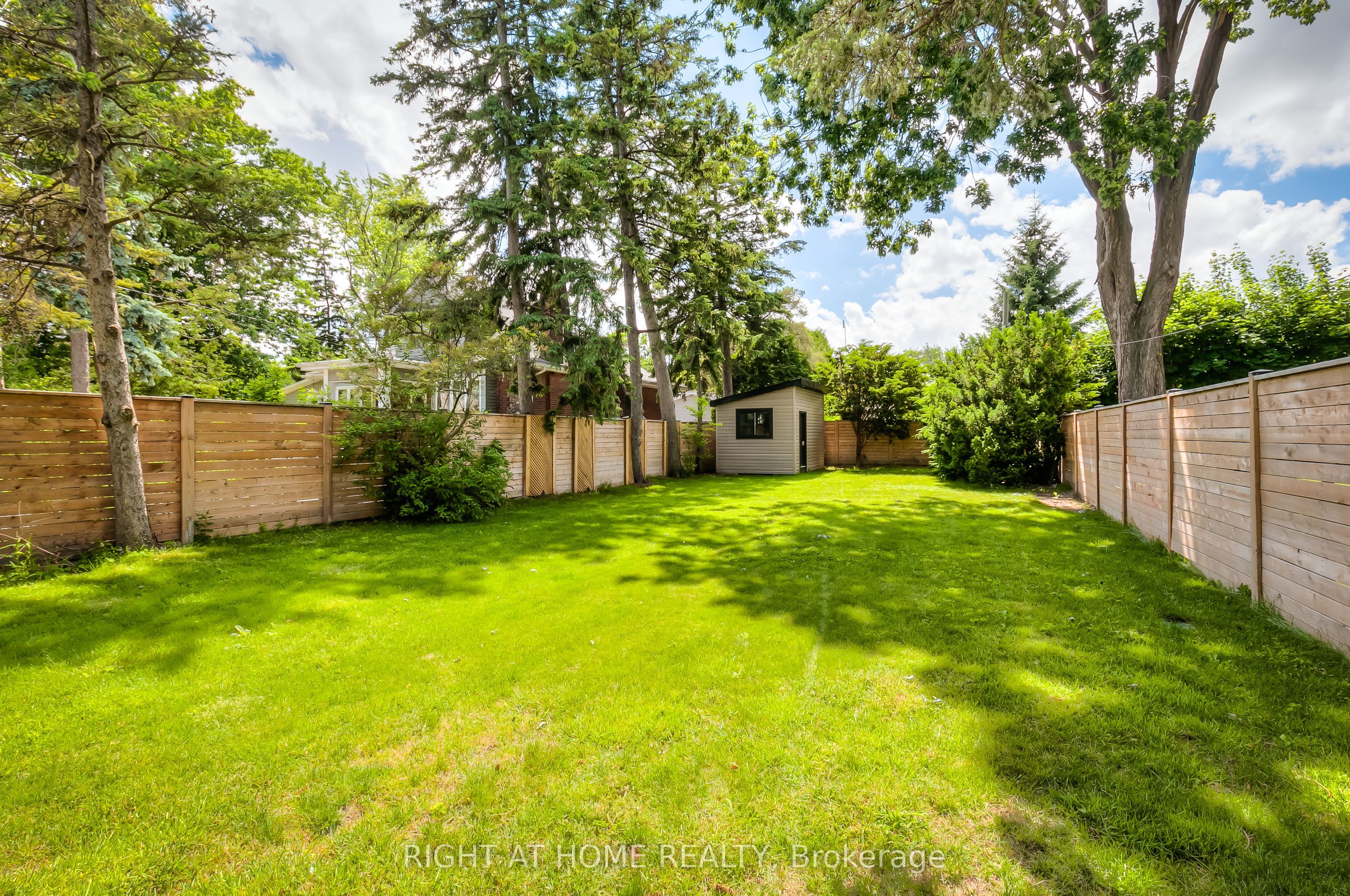 124 Shaver Avenue N Property Photo 44