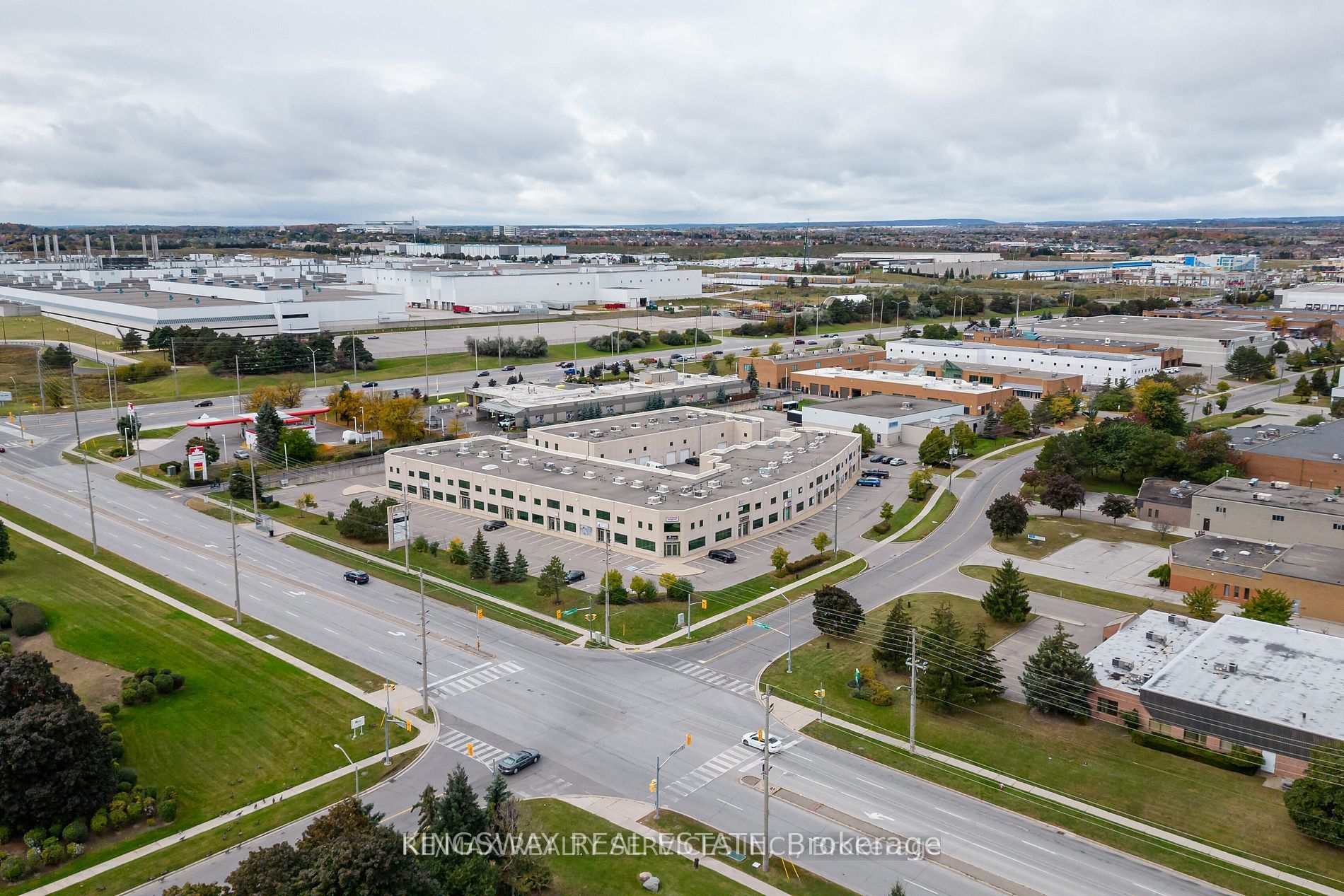 2 Automatic Road 121 Property Photo 1