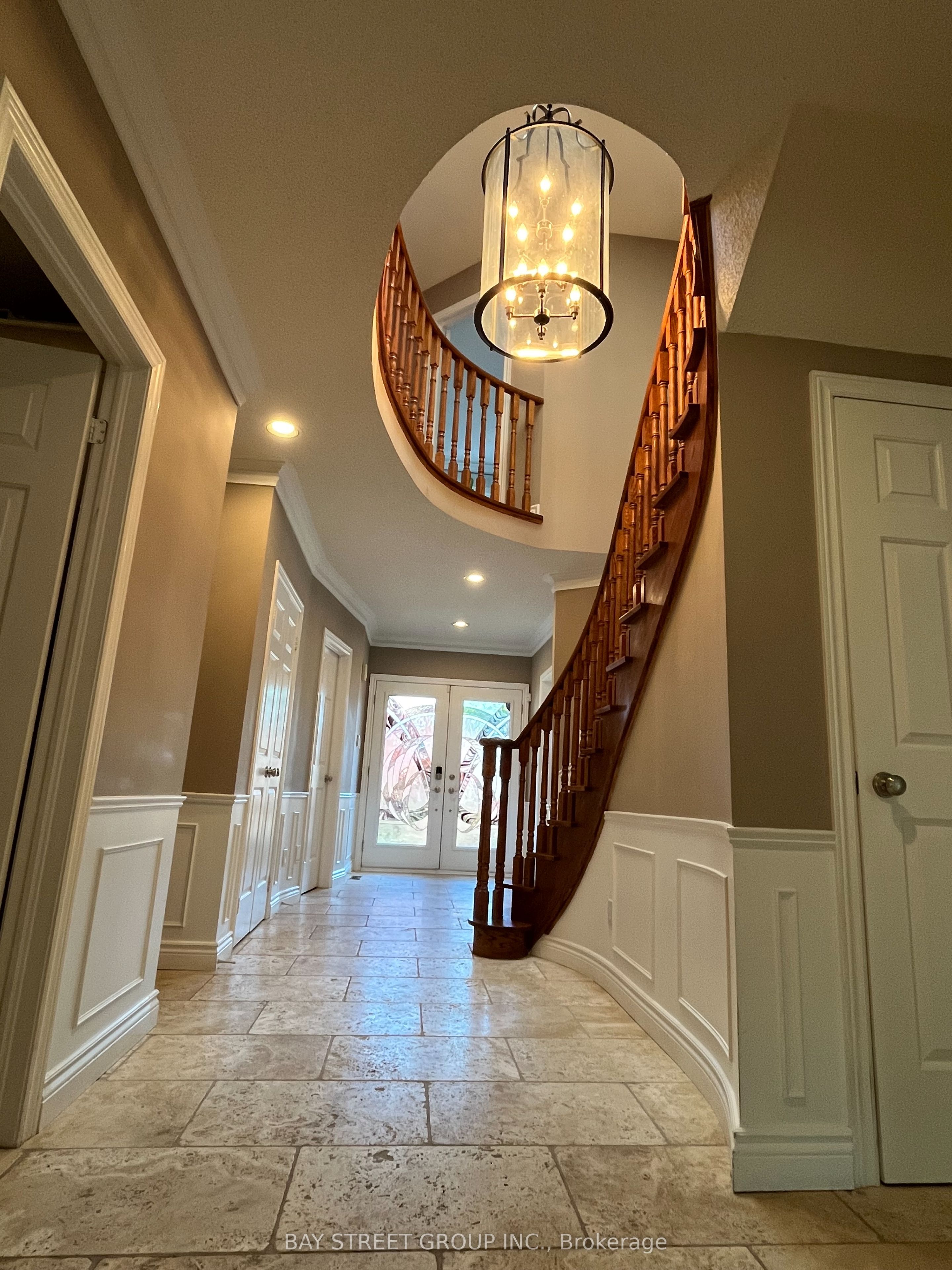 1035 Masters Green Property Photo 4