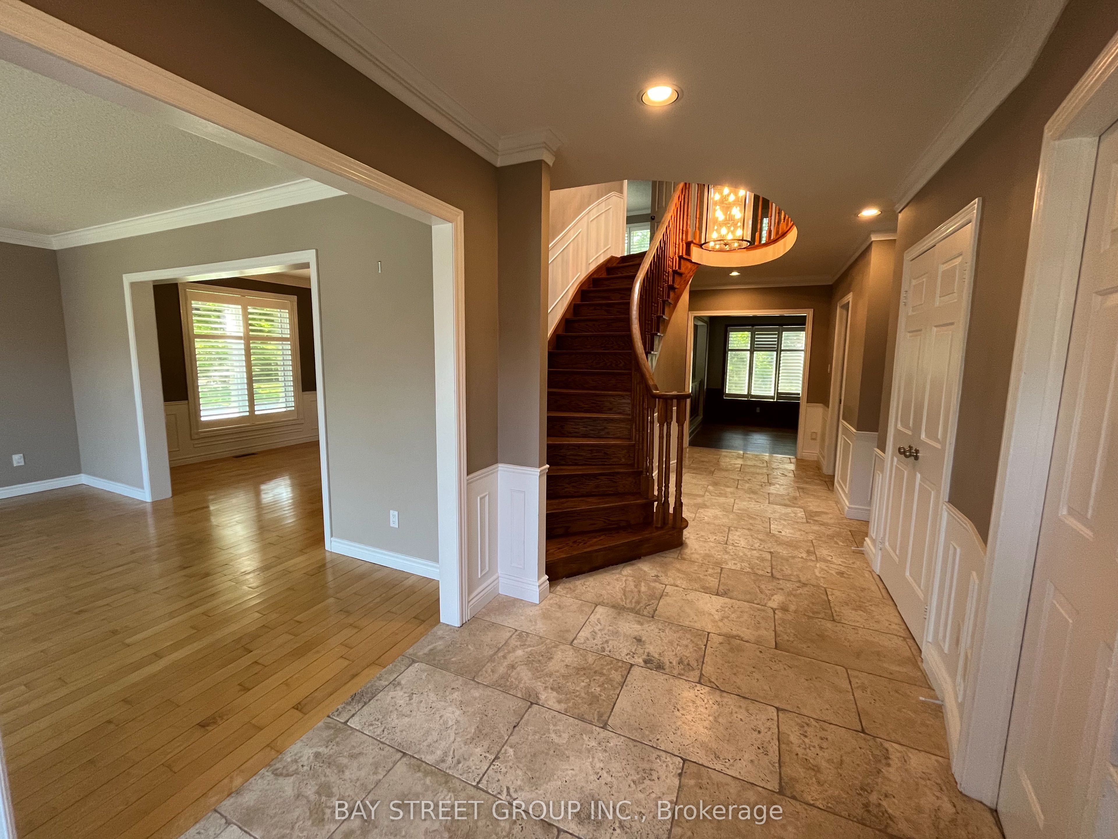 1035 Masters Green Property Photo 5