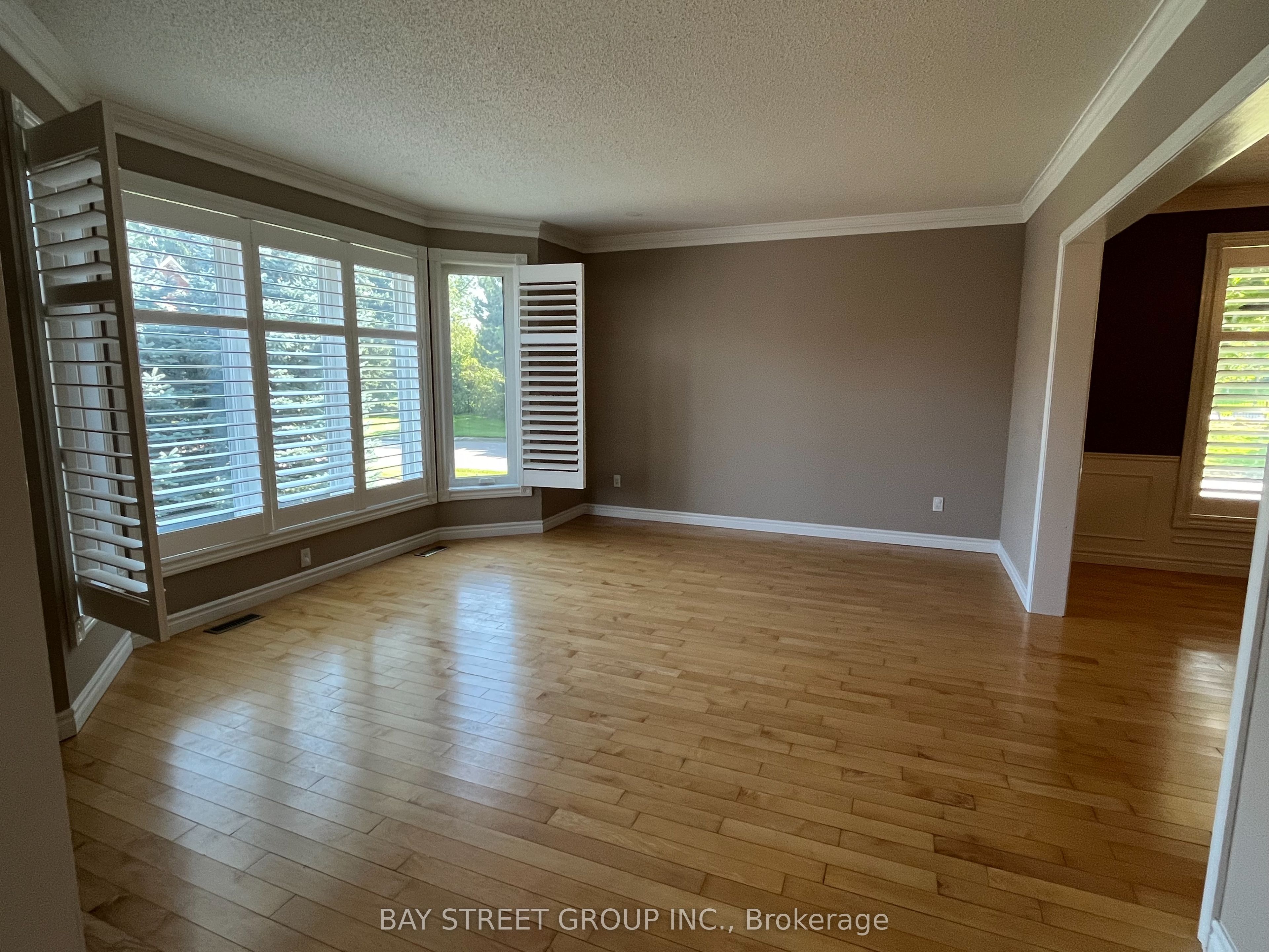 1035 Masters Green Property Photo 8
