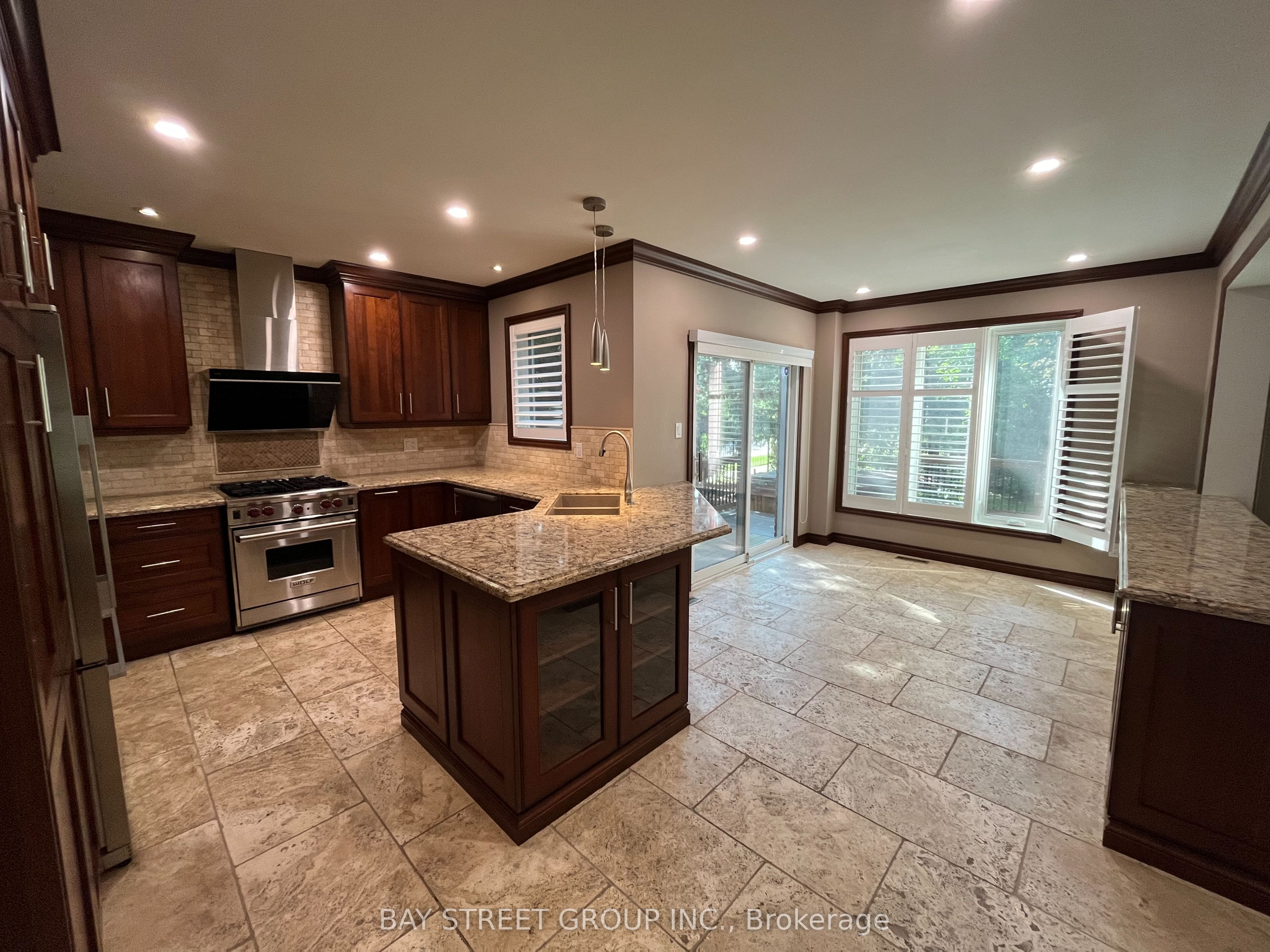 1035 Masters Green Property Photo 9