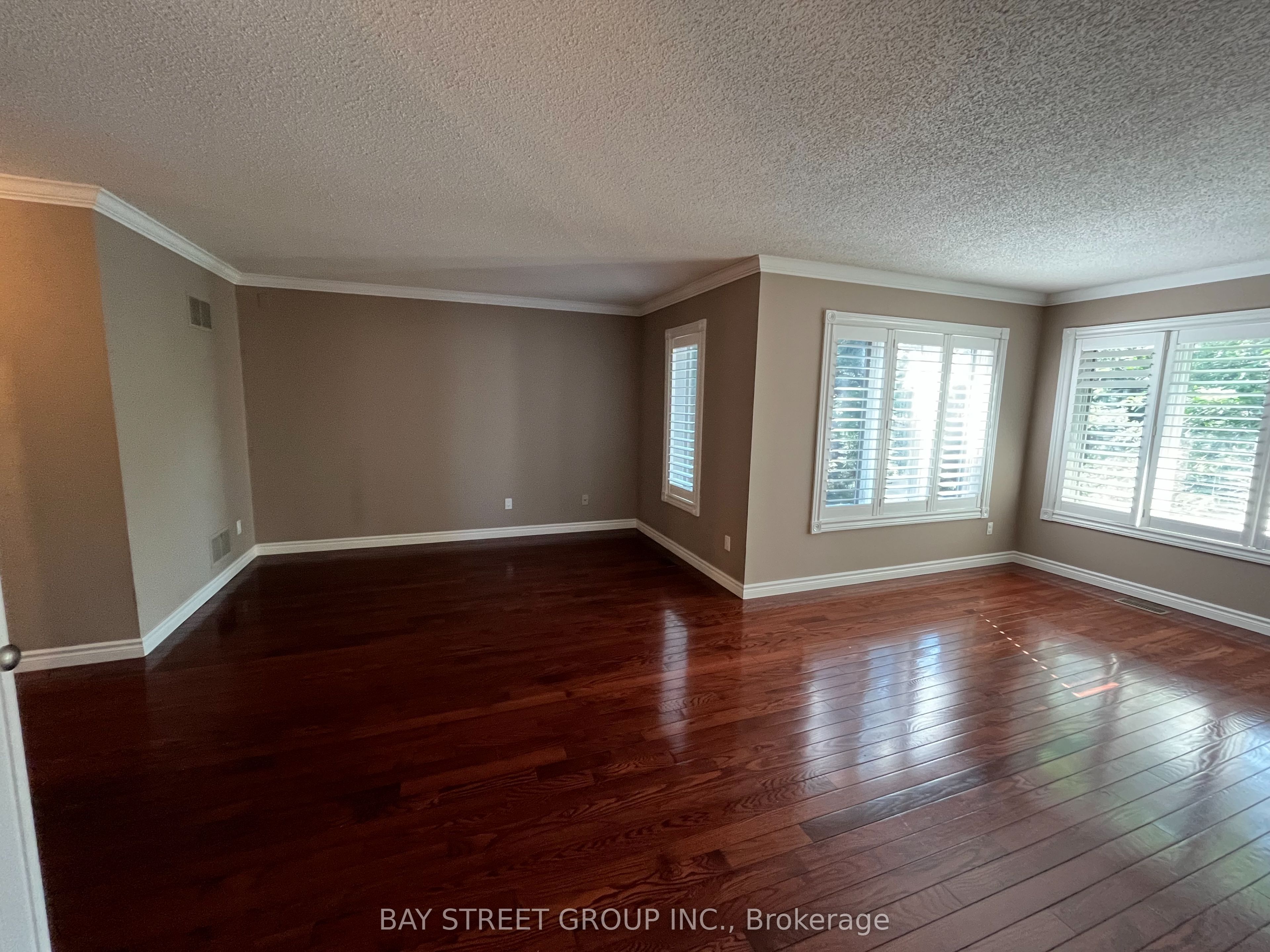 1035 Masters Green Property Photo 19