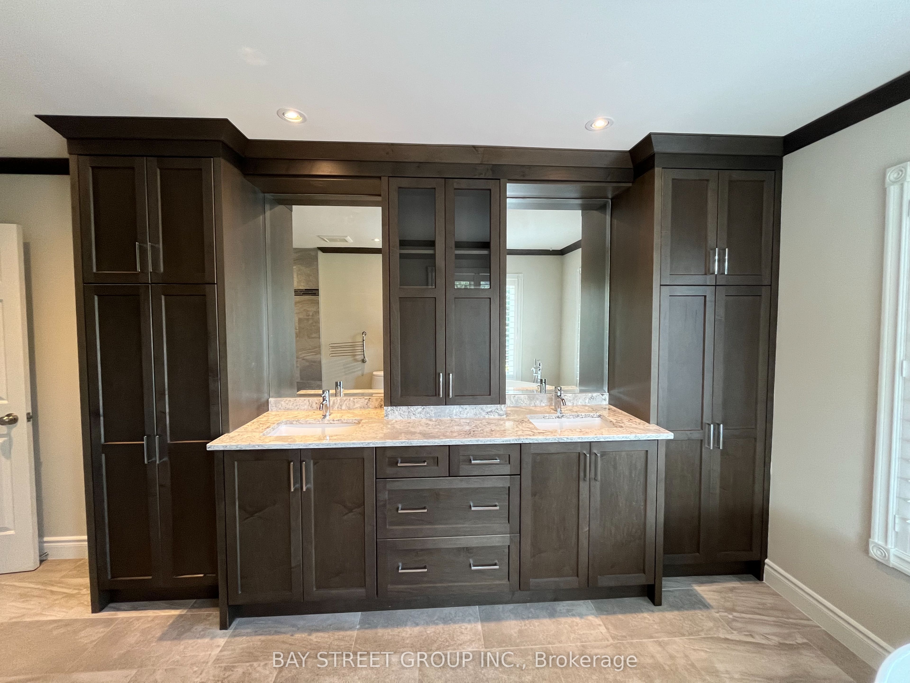 1035 Masters Green Property Photo 23