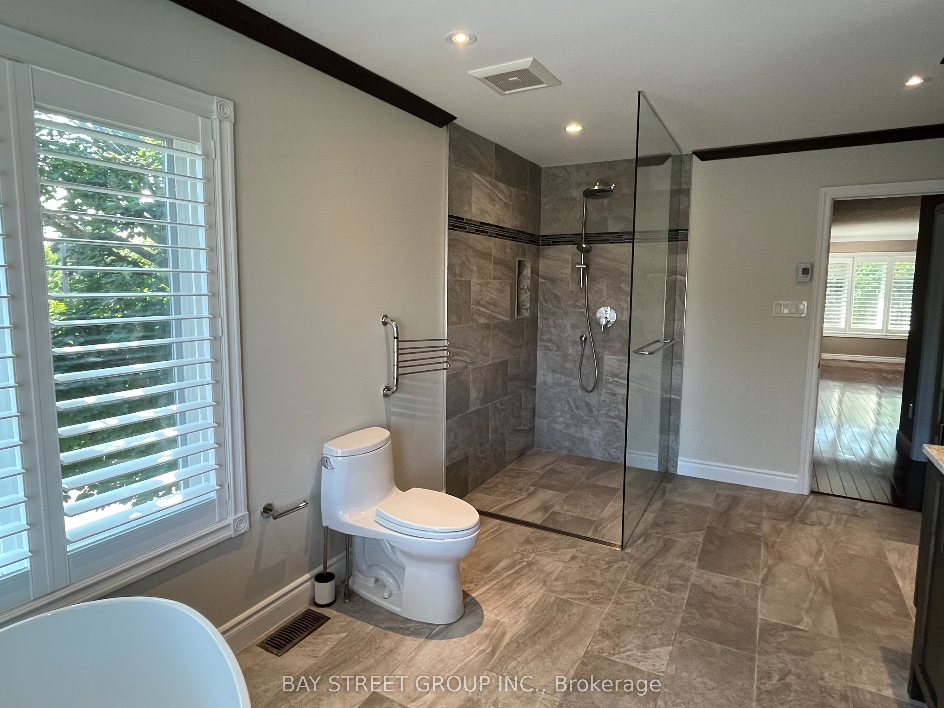 1035 Masters Green Property Photo 24
