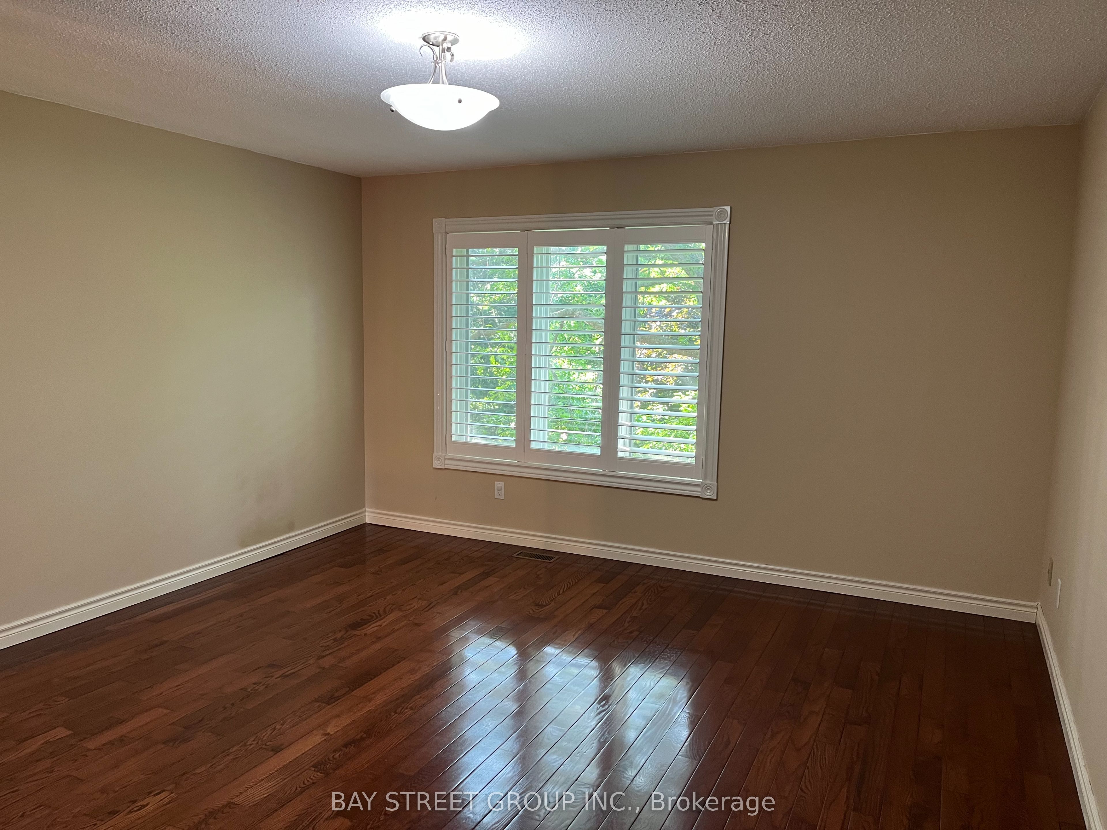 1035 Masters Green Property Photo 25