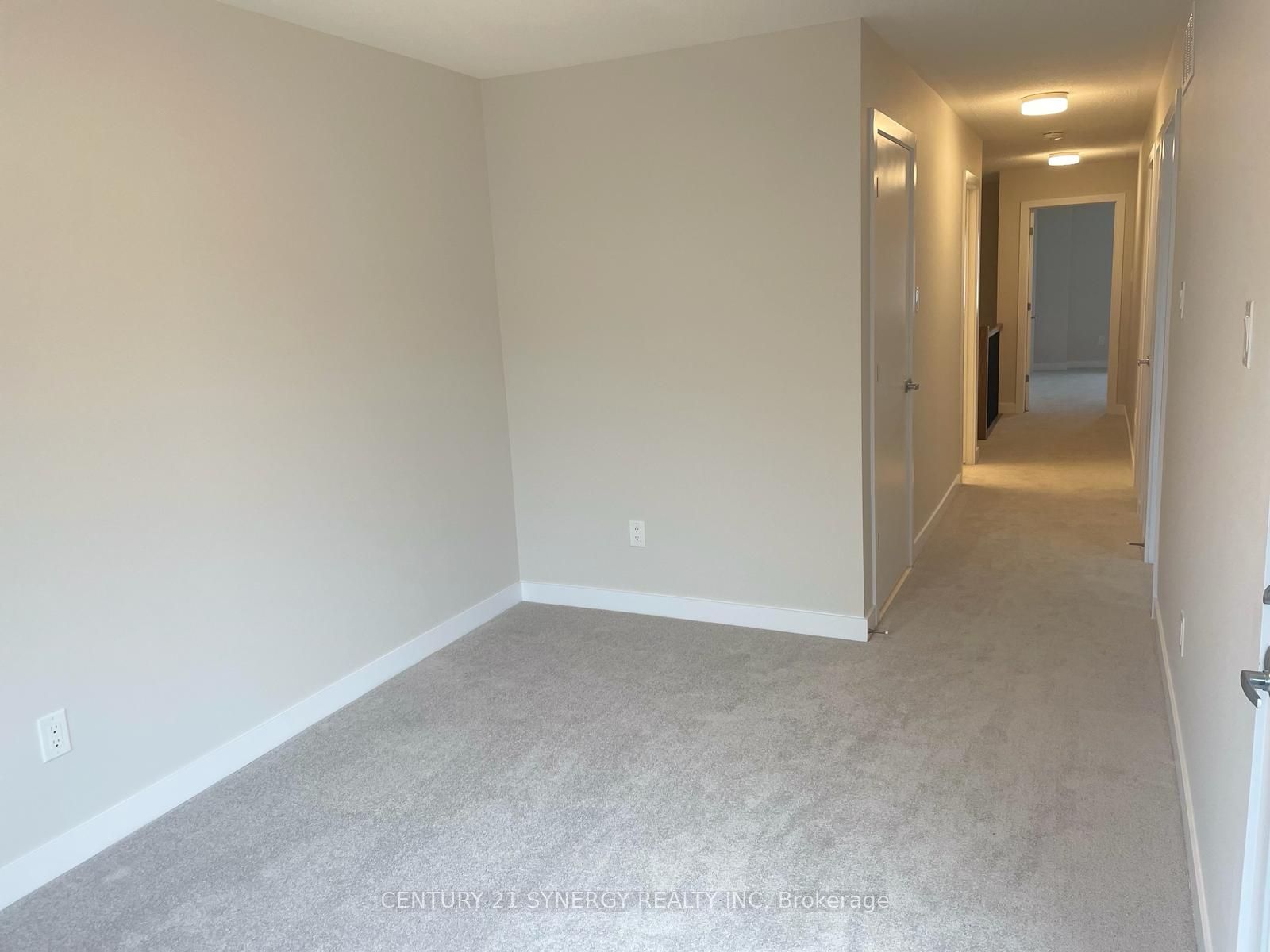 516 Oldenburg Avenue S Property Photo 5