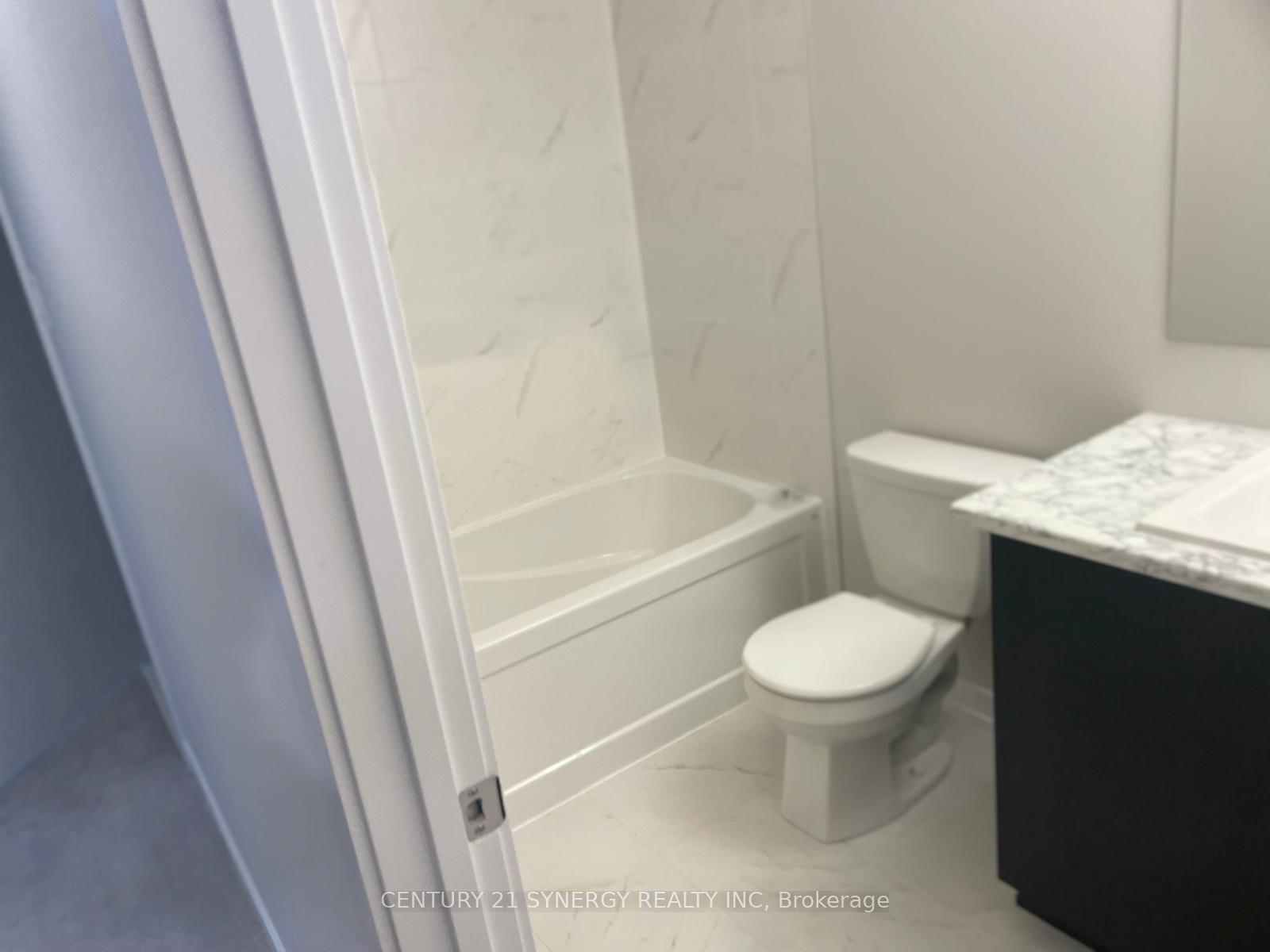 516 Oldenburg Avenue S Property Photo 7