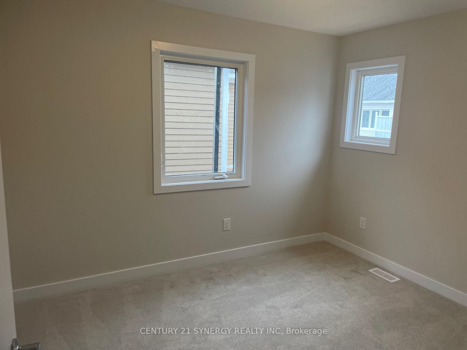 516 Oldenburg Avenue S Property Photo 8