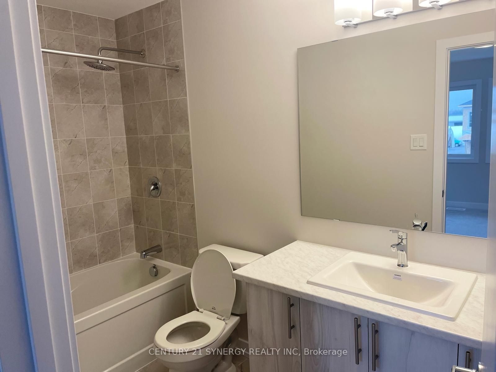 516 Oldenburg Avenue S Property Photo 11