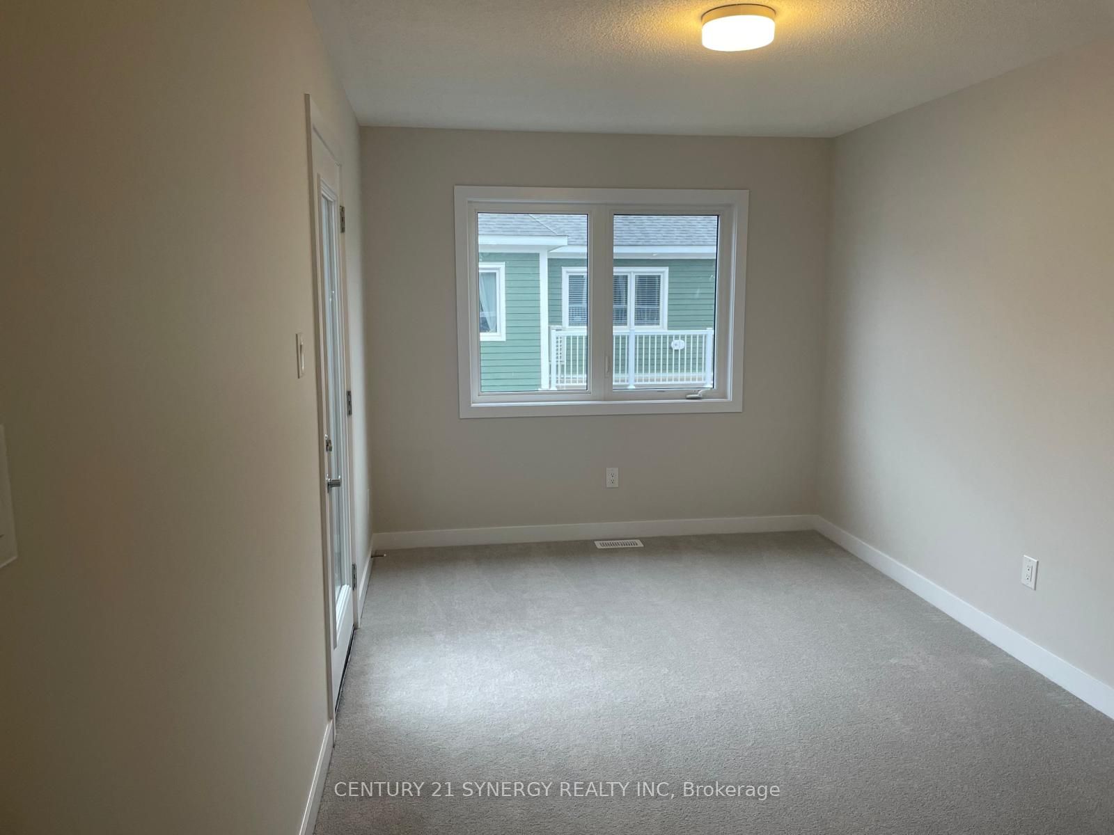 516 Oldenburg Avenue S Property Photo 14