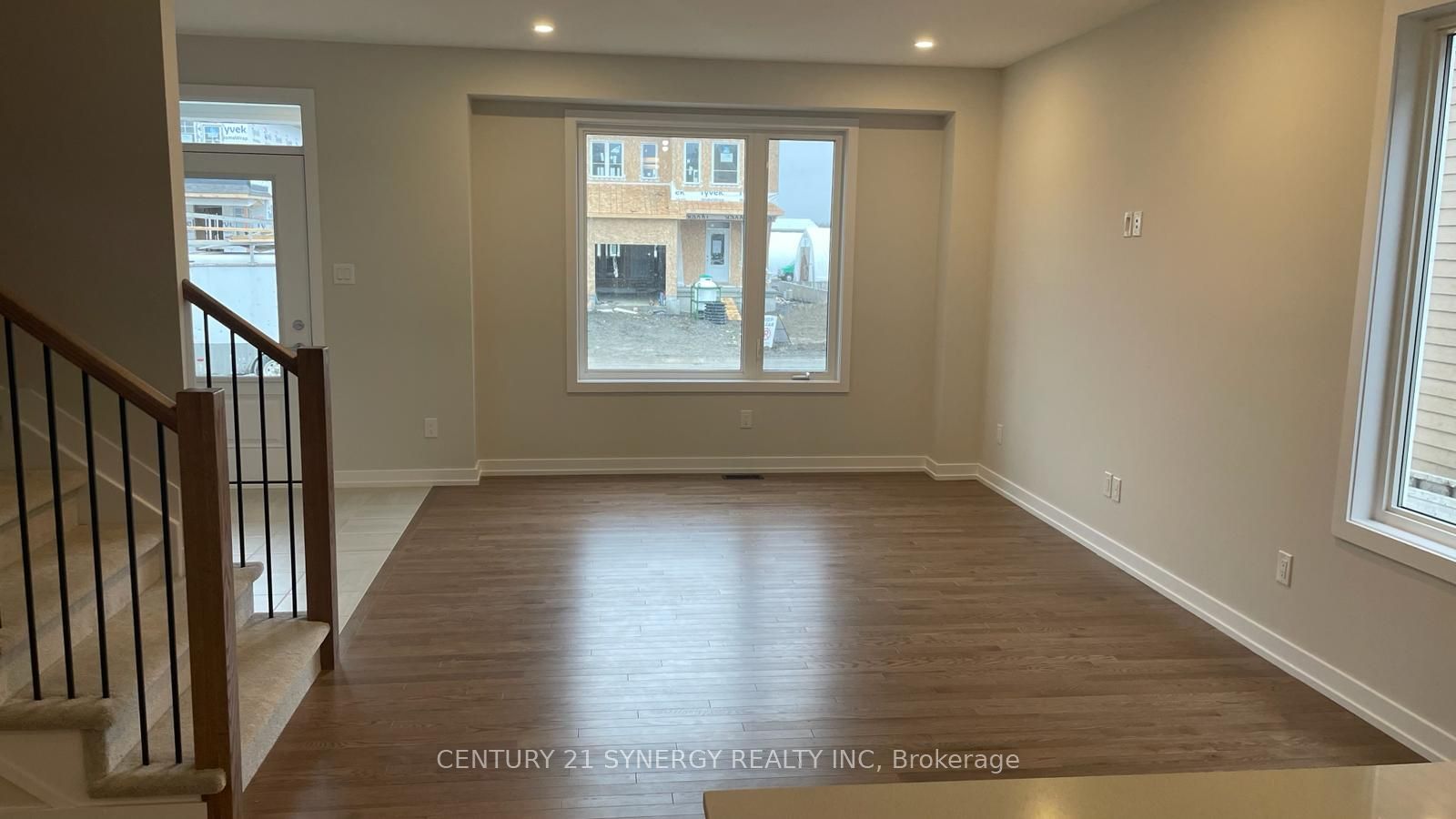 516 Oldenburg Avenue S Property Photo 17