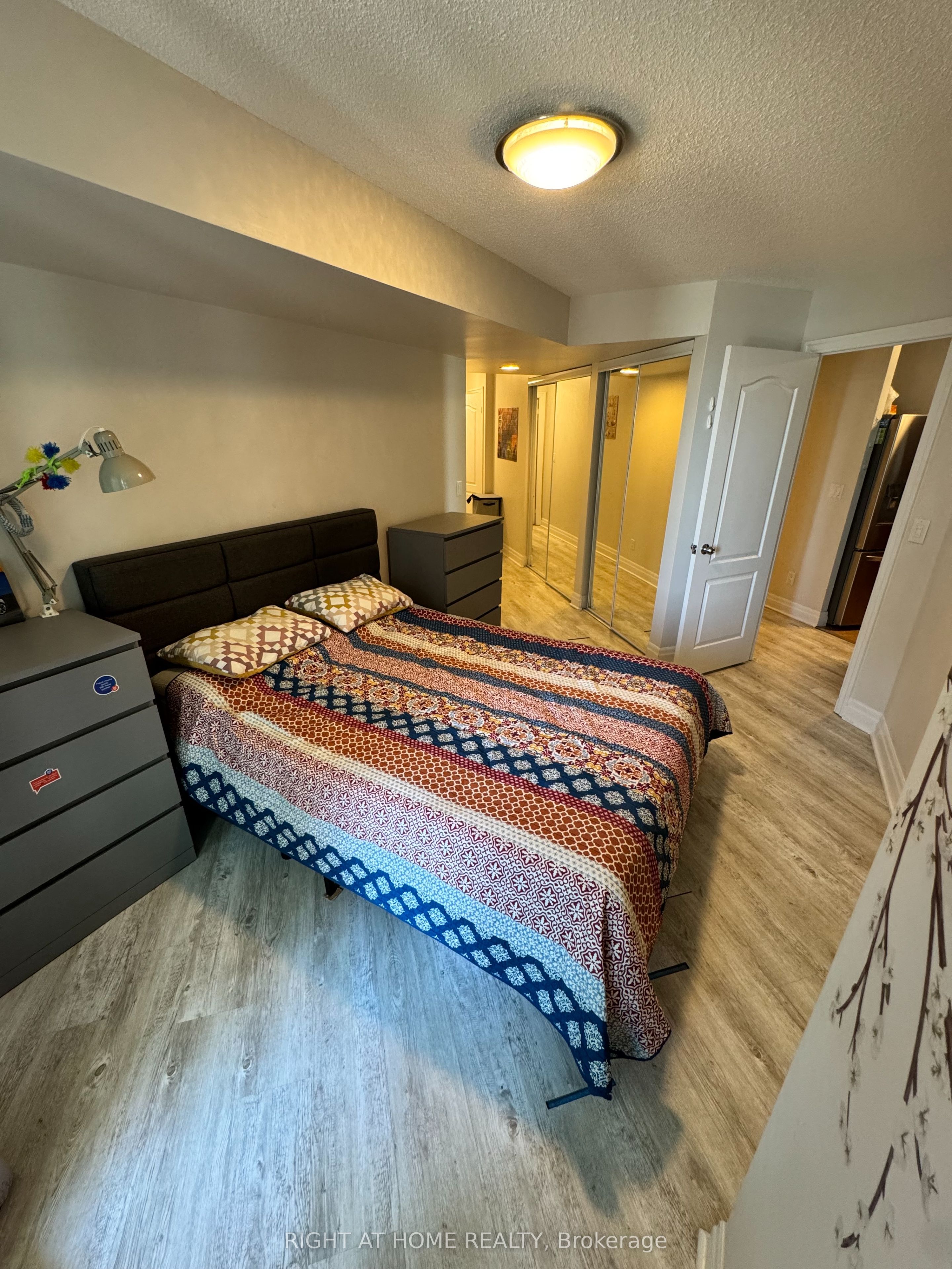 2121 Lake Shore Boulevard W 906 Property Photo 6