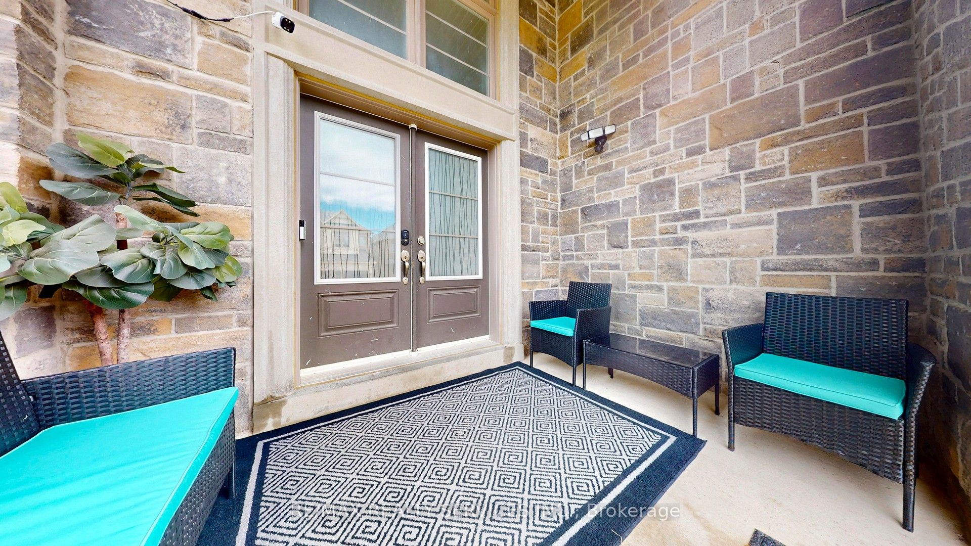 15 Rolling Rock Way Property Photo 2