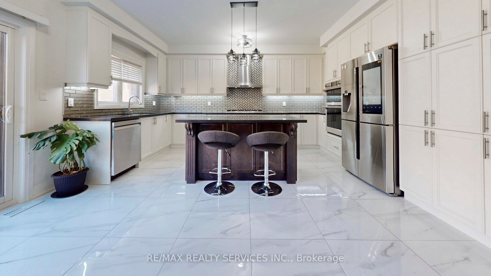 15 Rolling Rock Way Property Photo 17