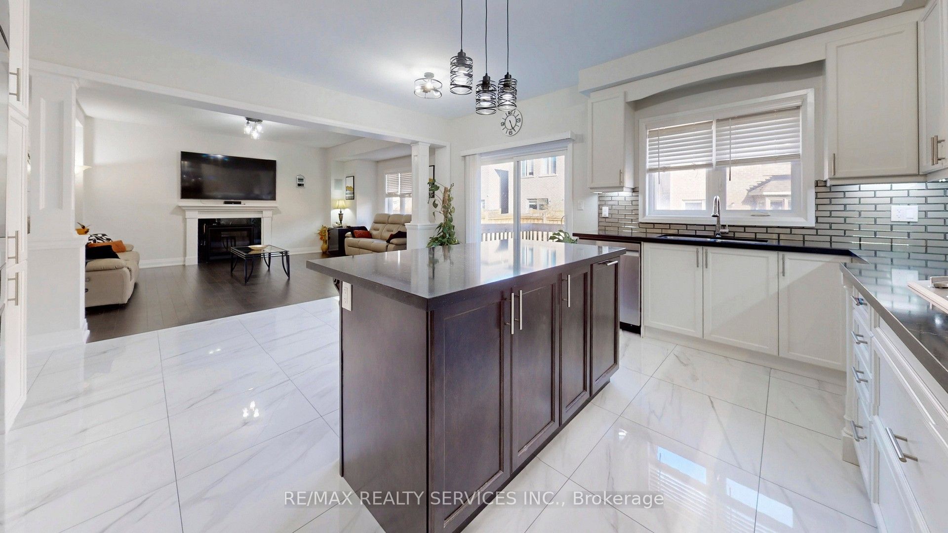 15 Rolling Rock Way Property Photo 18