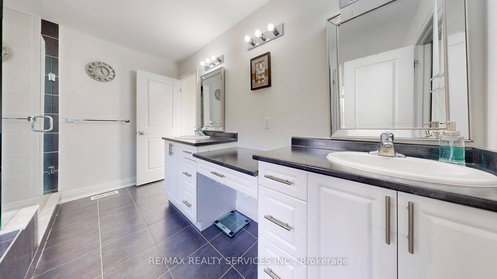 15 Rolling Rock Way Property Photo 22