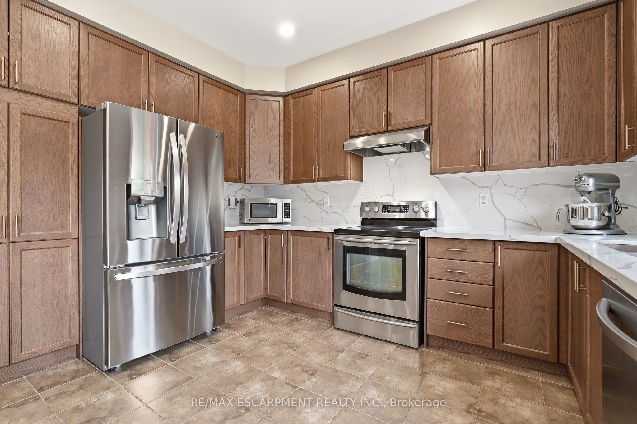 3133 Hiram Terrace Property Photo 6