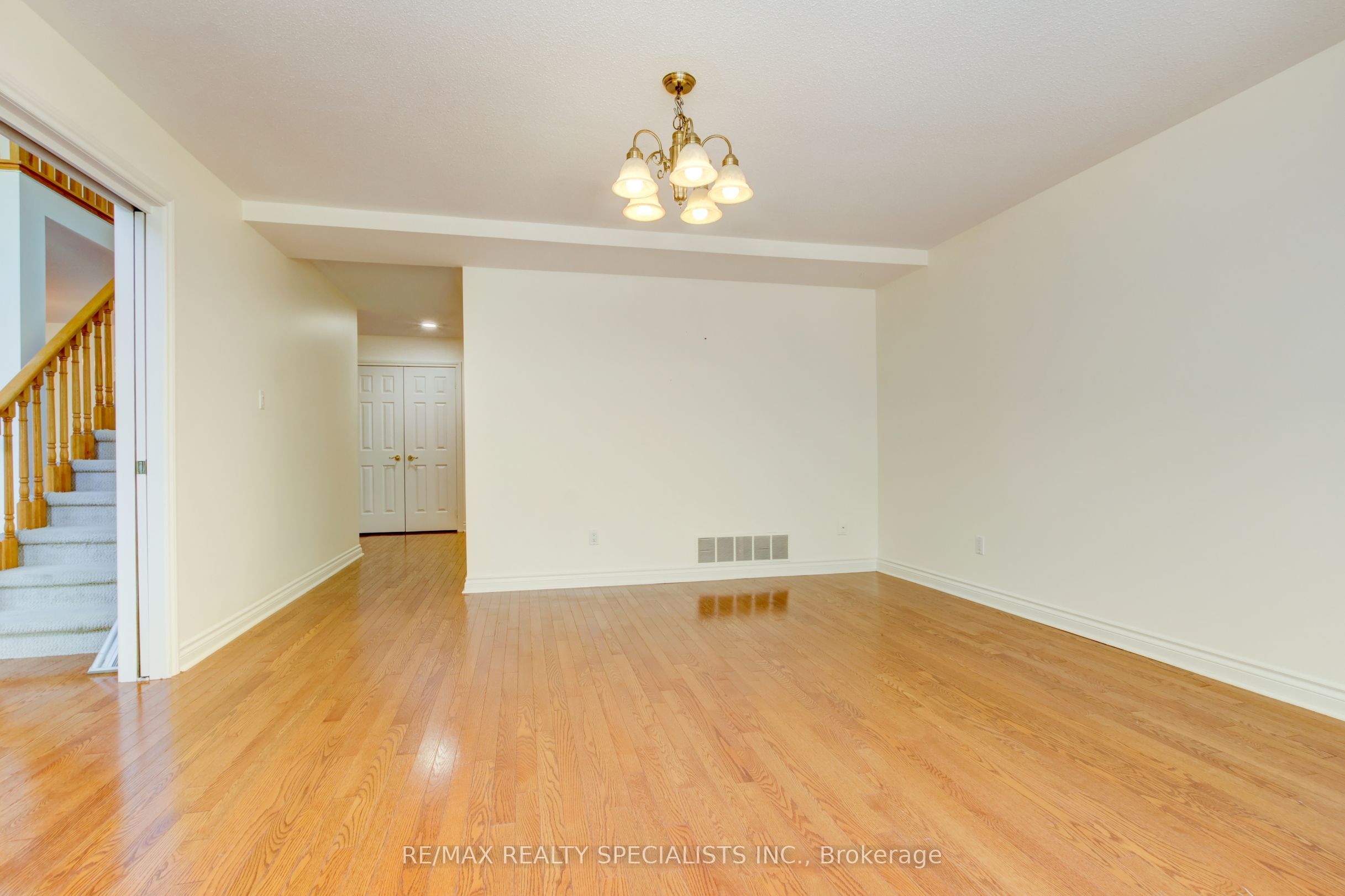 5480 Glen Erin Drive 66 Property Photo 14
