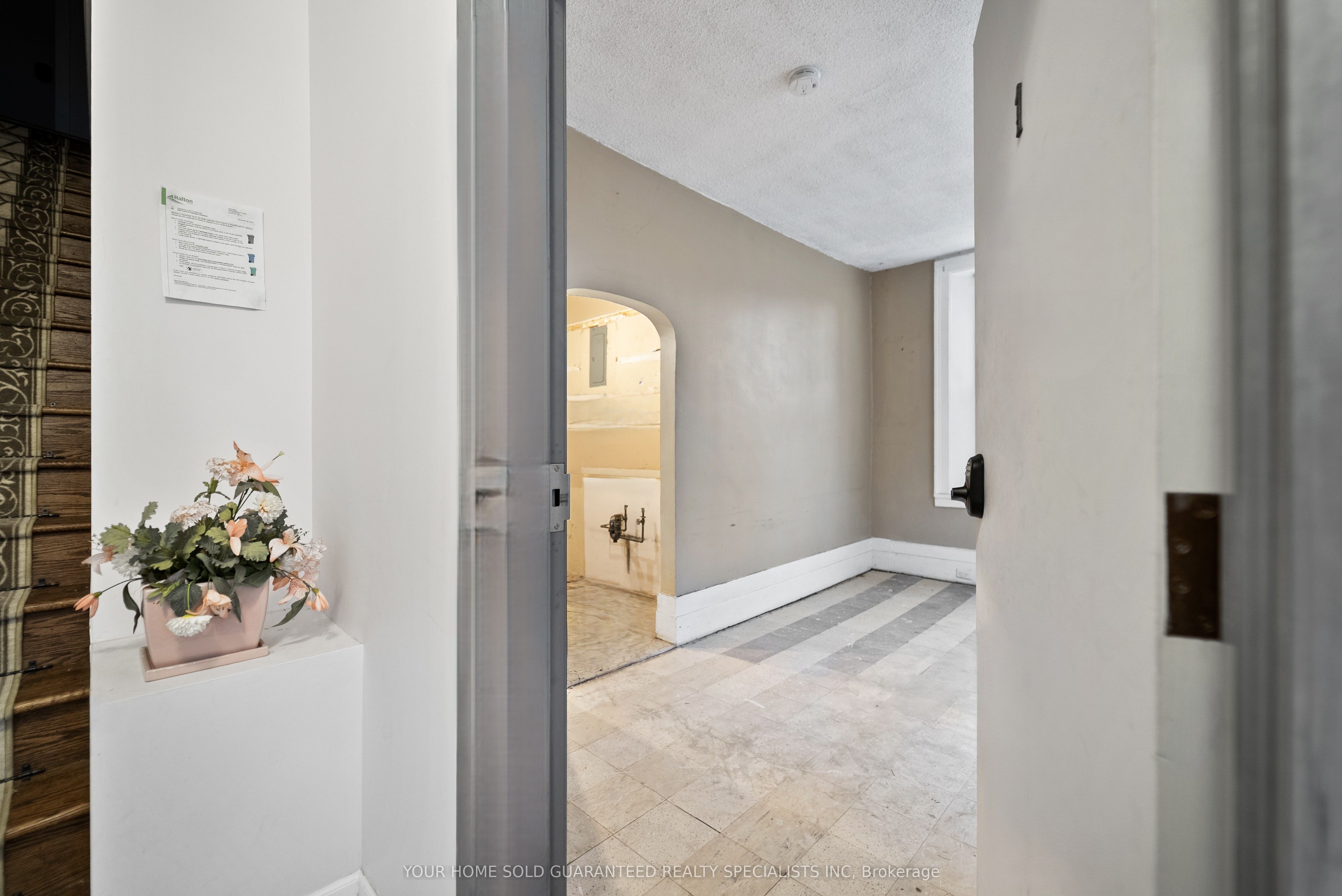 2014 Edinburgh Drive Property Photo 9