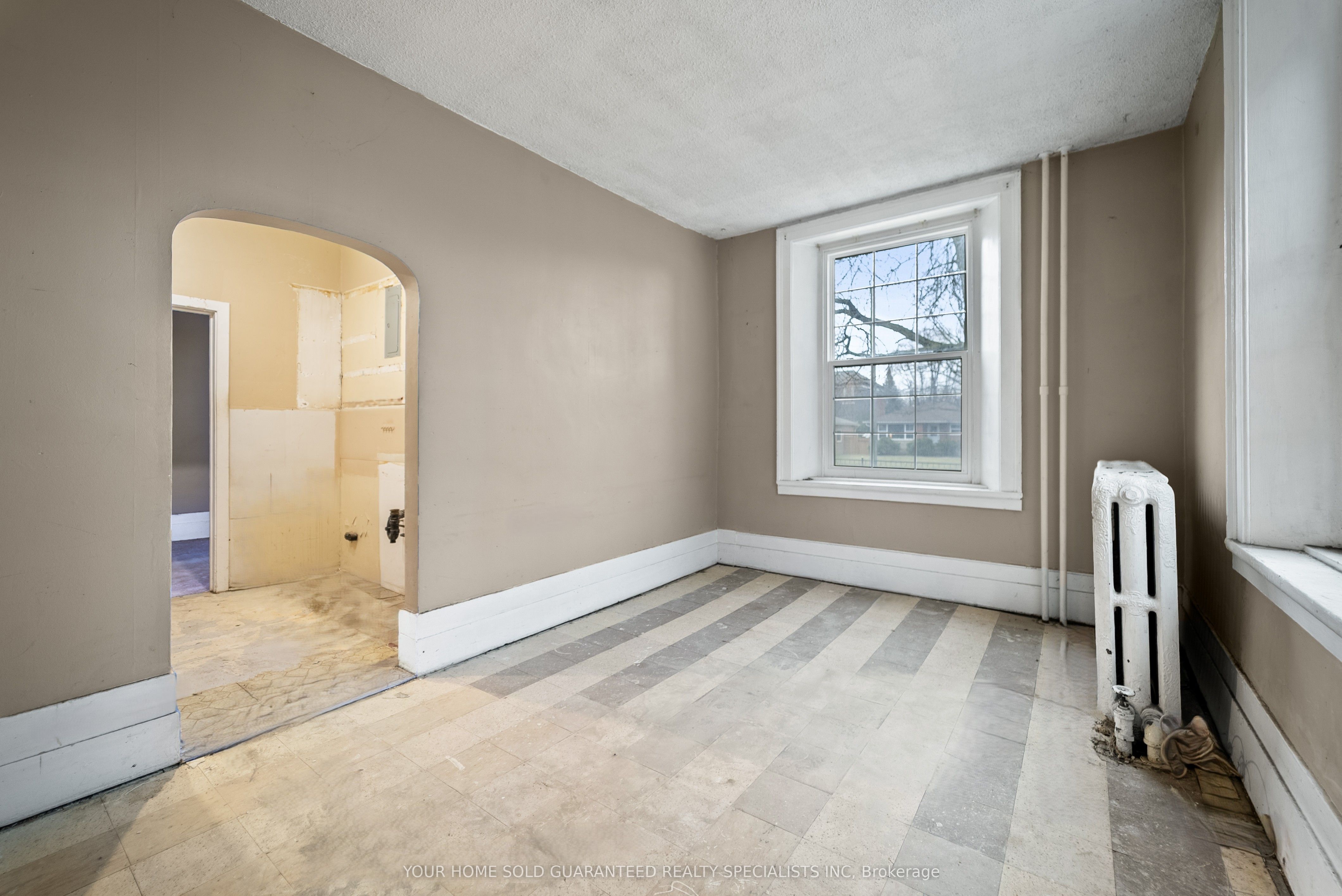 2014 Edinburgh Drive Property Photo 10